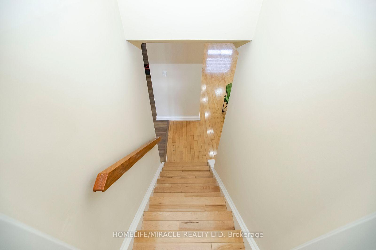 Photo 15 of 33 Adam Street, Brampton, Heart Lake West — HOMEH