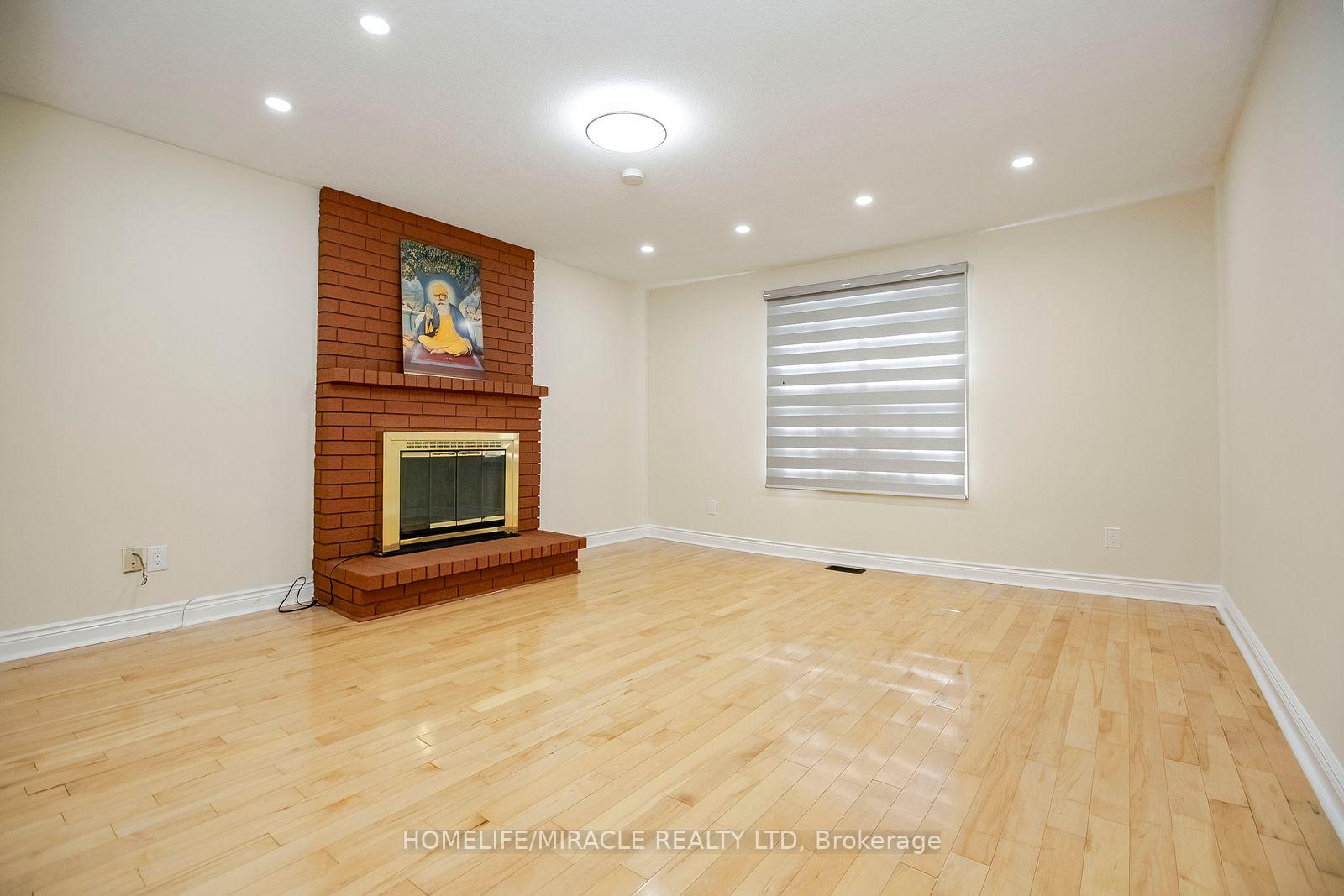 Photo 16 of 33 Adam Street, Brampton, Heart Lake West — HOMEH