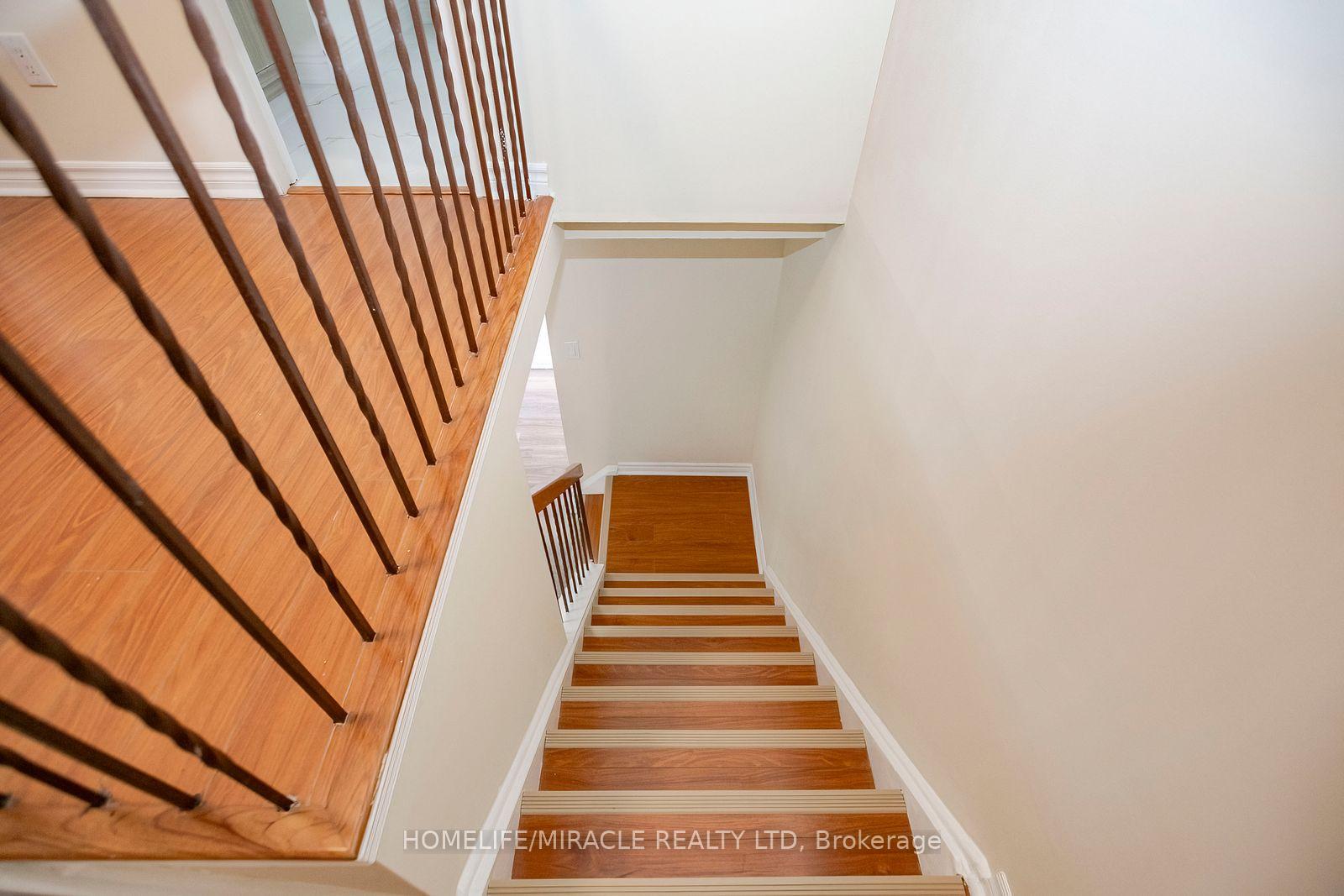 Photo 18 of 33 Adam Street, Brampton, Heart Lake West — HOMEH