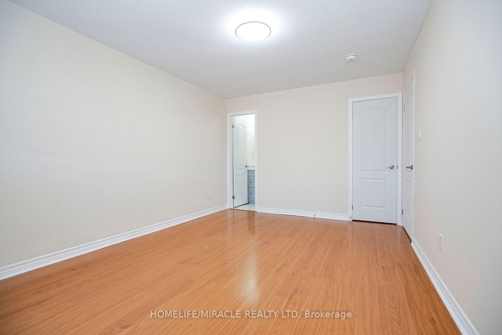 Photo 23 of 33 Adam Street, Brampton, Heart Lake West — HOMEH