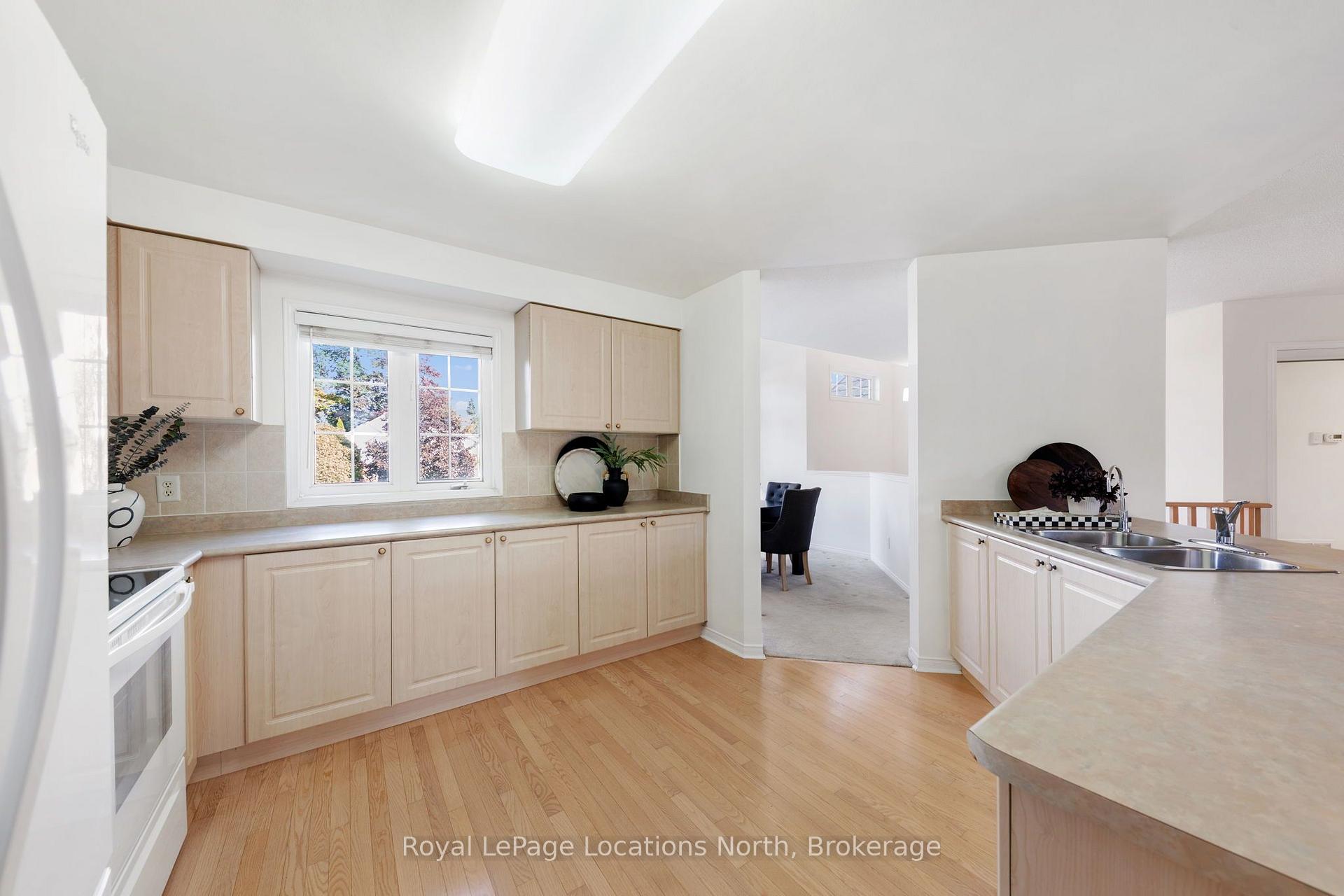 Photo 9 of 4 Trailwood Place, Wasaga Beach — HOMEH
