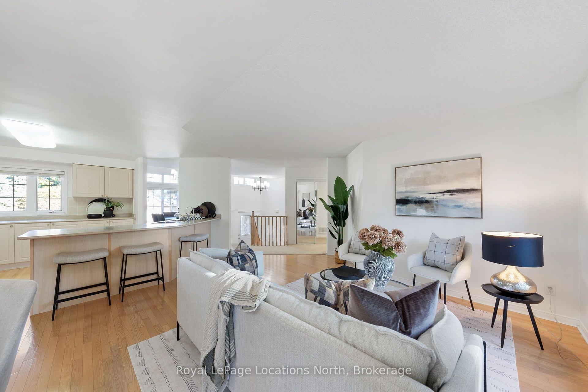 Photo 12 of 4 Trailwood Place, Wasaga Beach — HOMEH