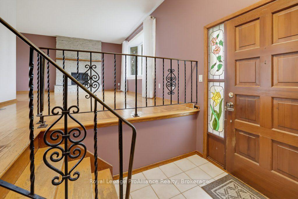 Photo 3 of 23 Thorncliffe Drive, Belleville, Belleville Ward — HOMEH