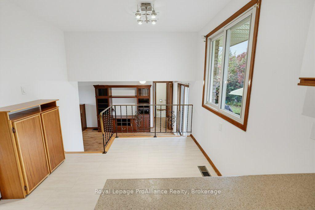 Photo 13 of 23 Thorncliffe Drive, Belleville, Belleville Ward — HOMEH