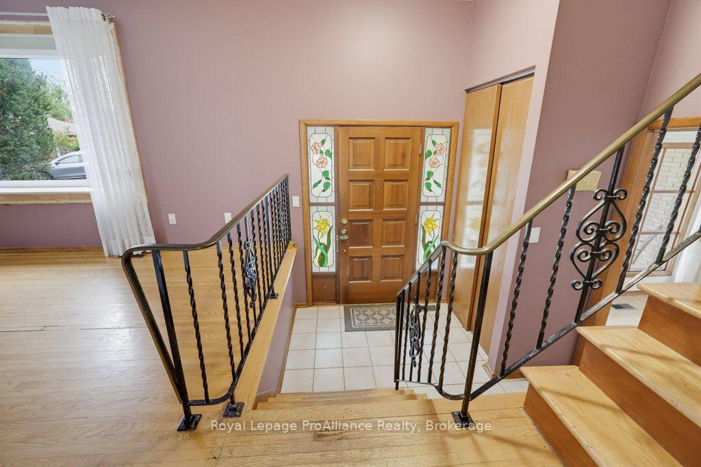 Photo 24 of 23 Thorncliffe Drive, Belleville, Belleville Ward — HOMEH