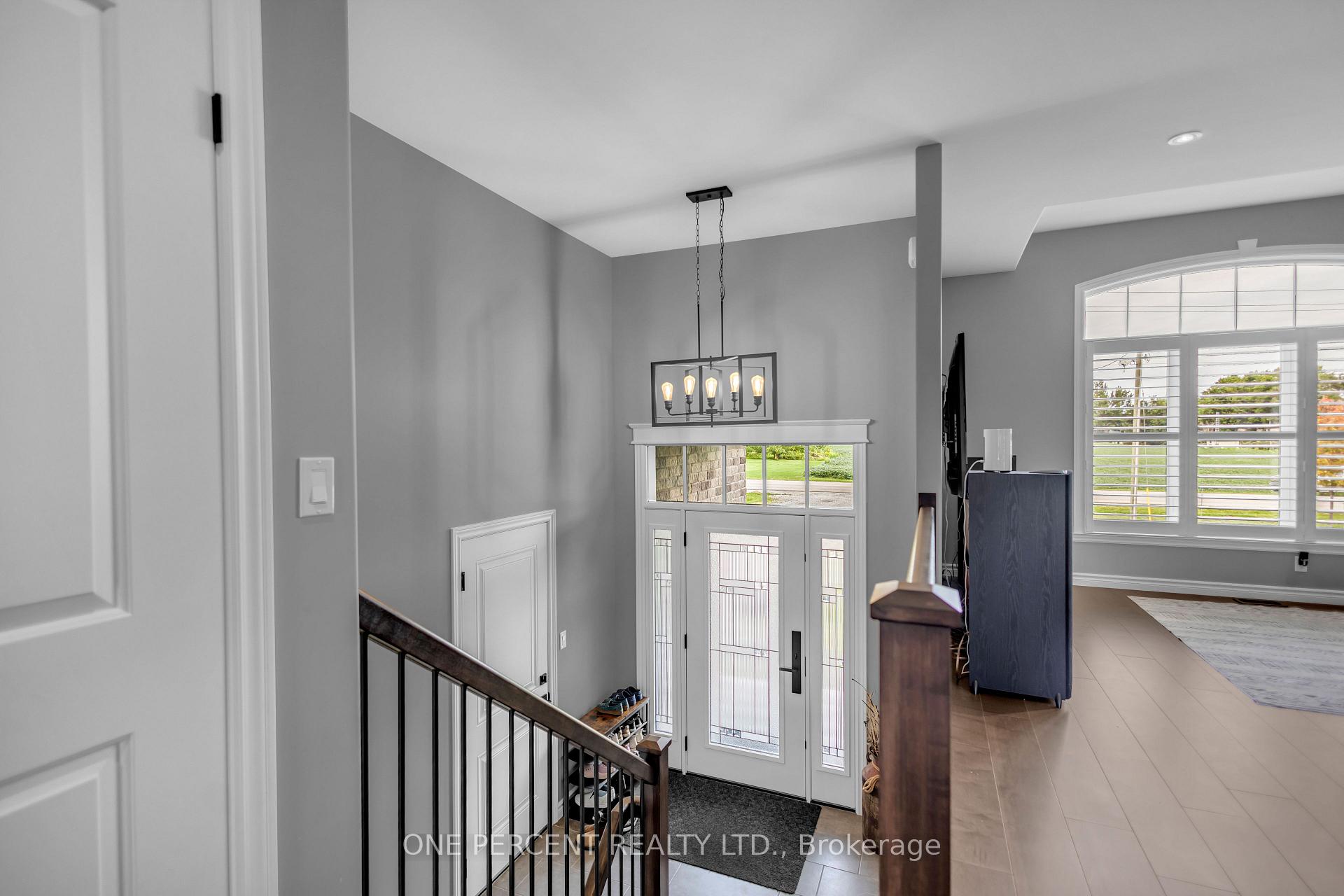 Photo 5 of 1410 Thompson Road E, Norfolk, Villa Nova — HOMEH