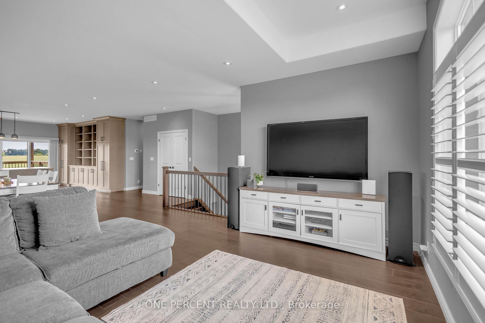 Photo 13 of 1410 Thompson Road E, Norfolk, Villa Nova — HOMEH