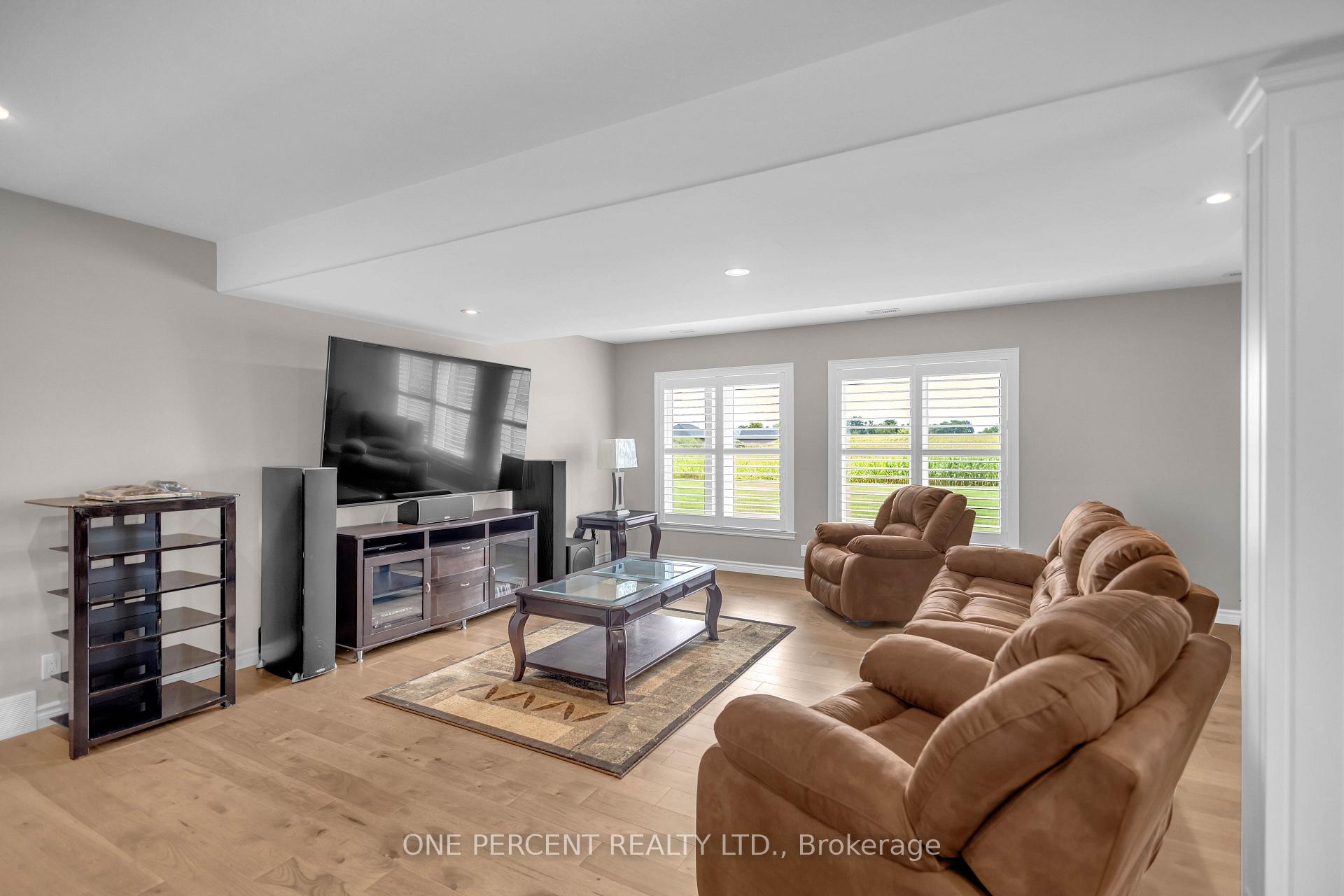 Photo 25 of 1410 Thompson Road E, Norfolk, Villa Nova — HOMEH