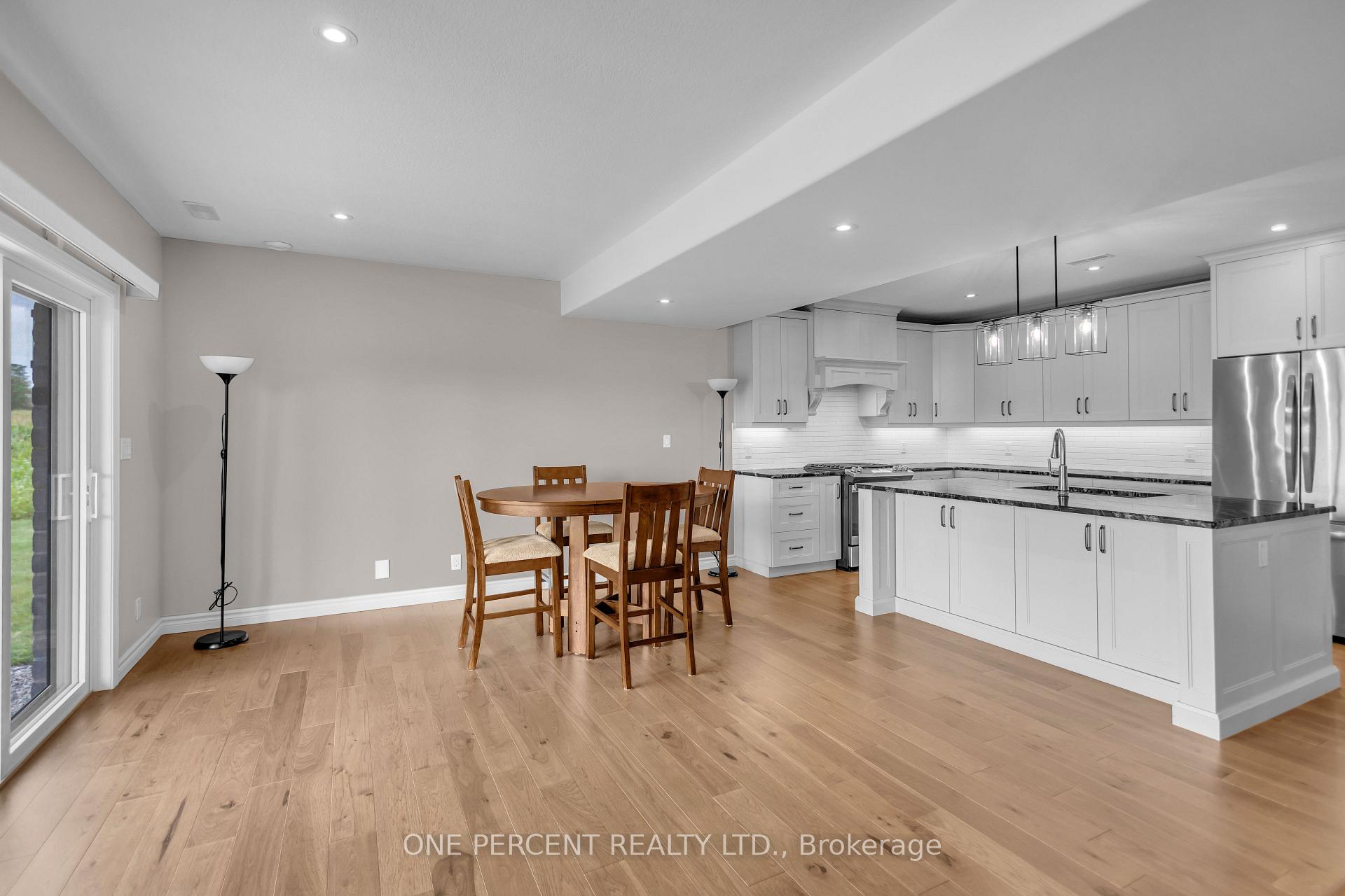 Photo 27 of 1410 Thompson Road E, Norfolk, Villa Nova — HOMEH