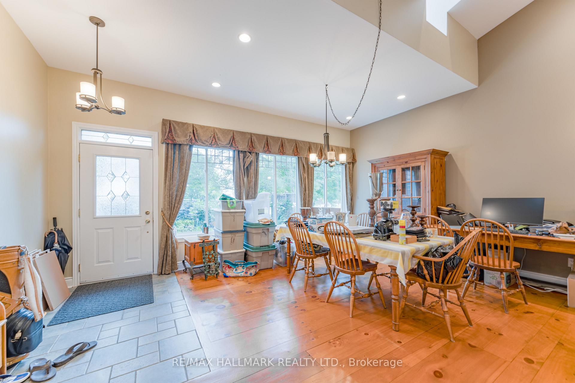 Photo 3 of 361 Lake Drive N, Georgina, Historic Lakeshore Communities — HOMEH