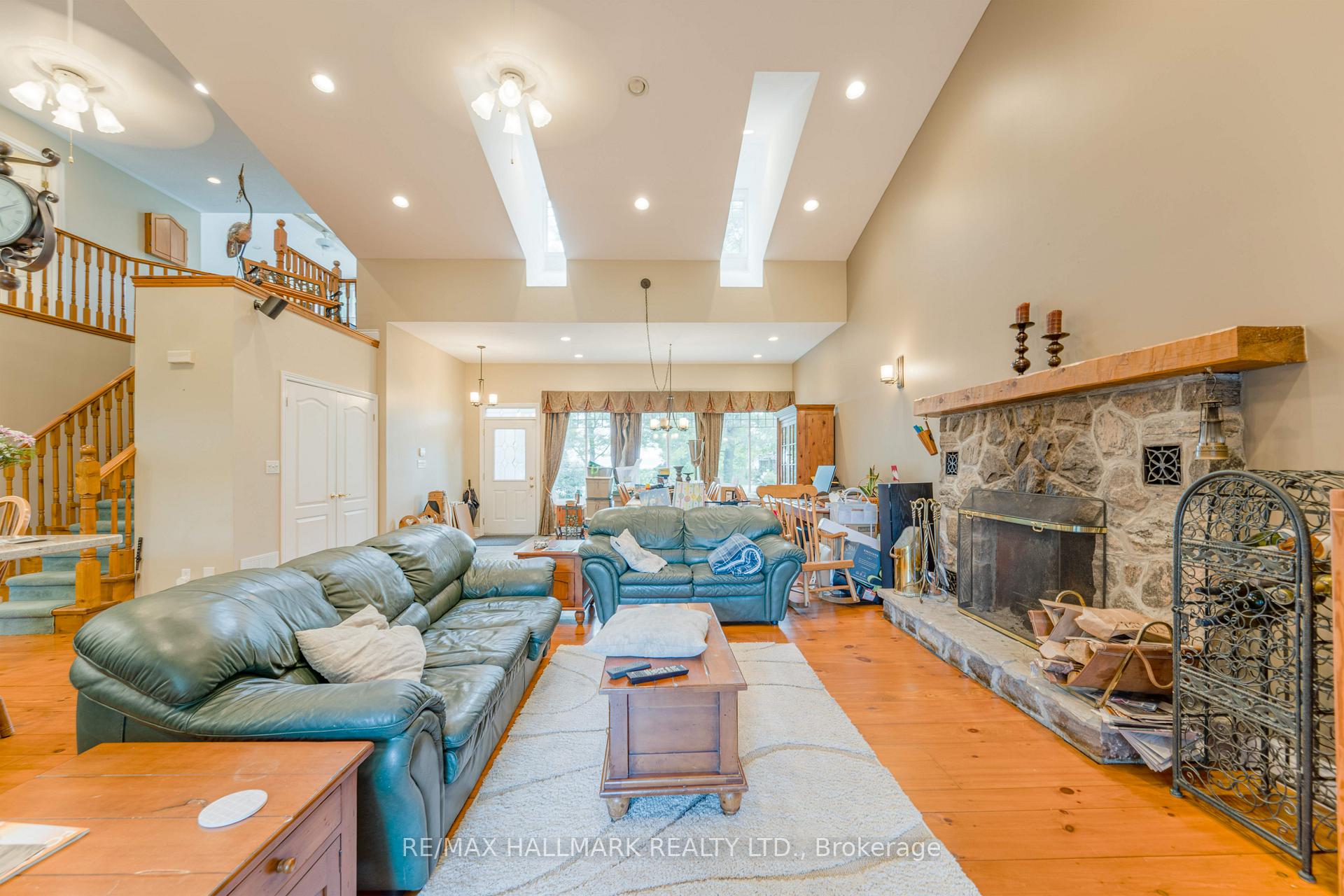 Photo 6 of 361 Lake Drive N, Georgina, Historic Lakeshore Communities — HOMEH