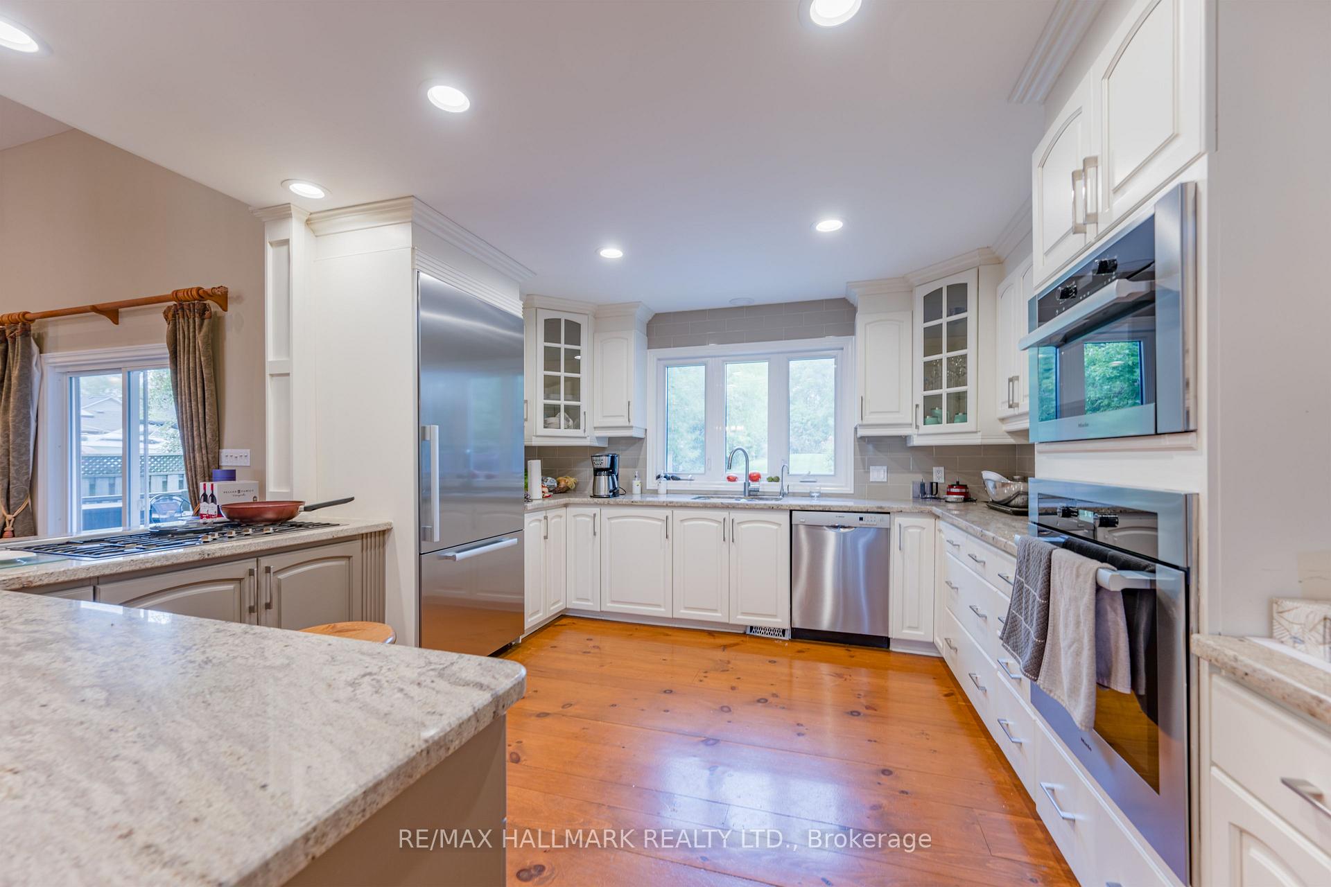 Photo 8 of 361 Lake Drive N, Georgina, Historic Lakeshore Communities — HOMEH