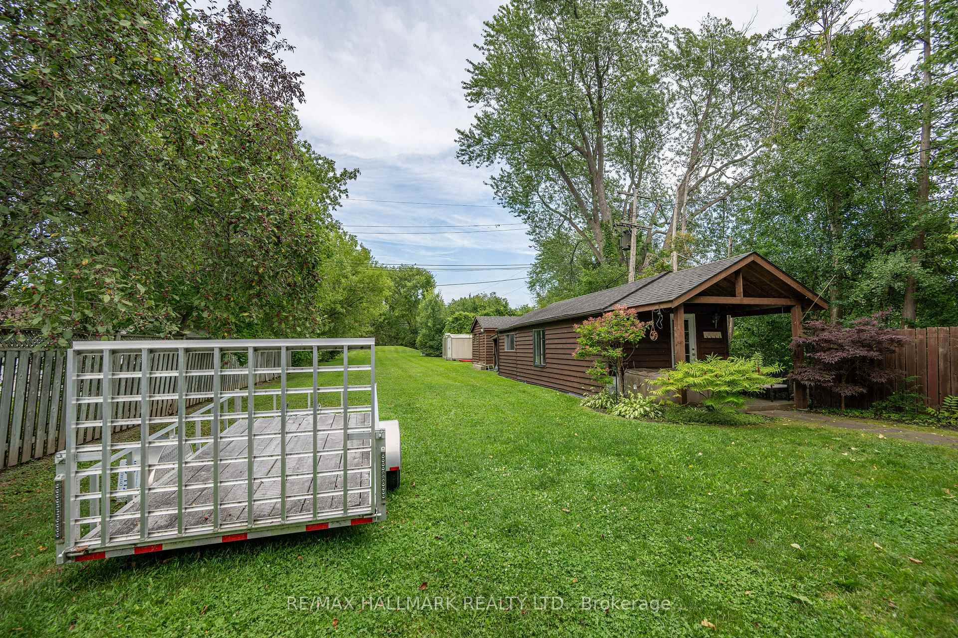 Photo 17 of 361 Lake Drive N, Georgina, Historic Lakeshore Communities — HOMEH