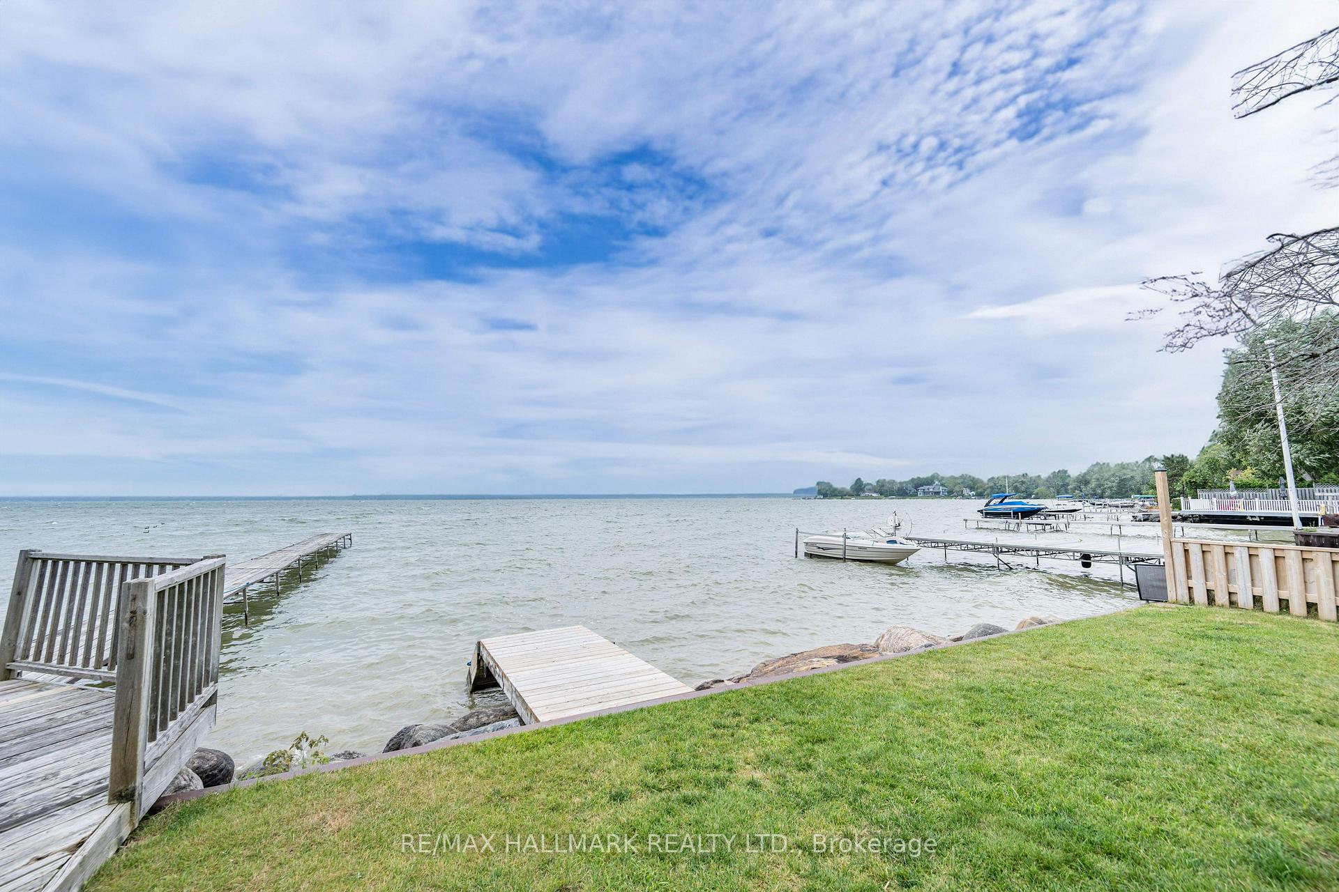 Photo 21 of 361 Lake Drive N, Georgina, Historic Lakeshore Communities — HOMEH