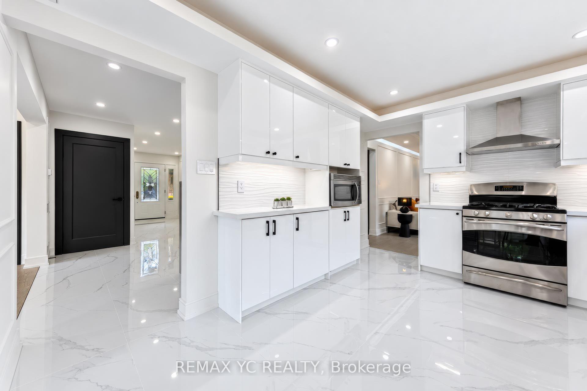 Photo 11 of 4 Simmons Crescent, Aurora, Aurora Highlands — HOMEH