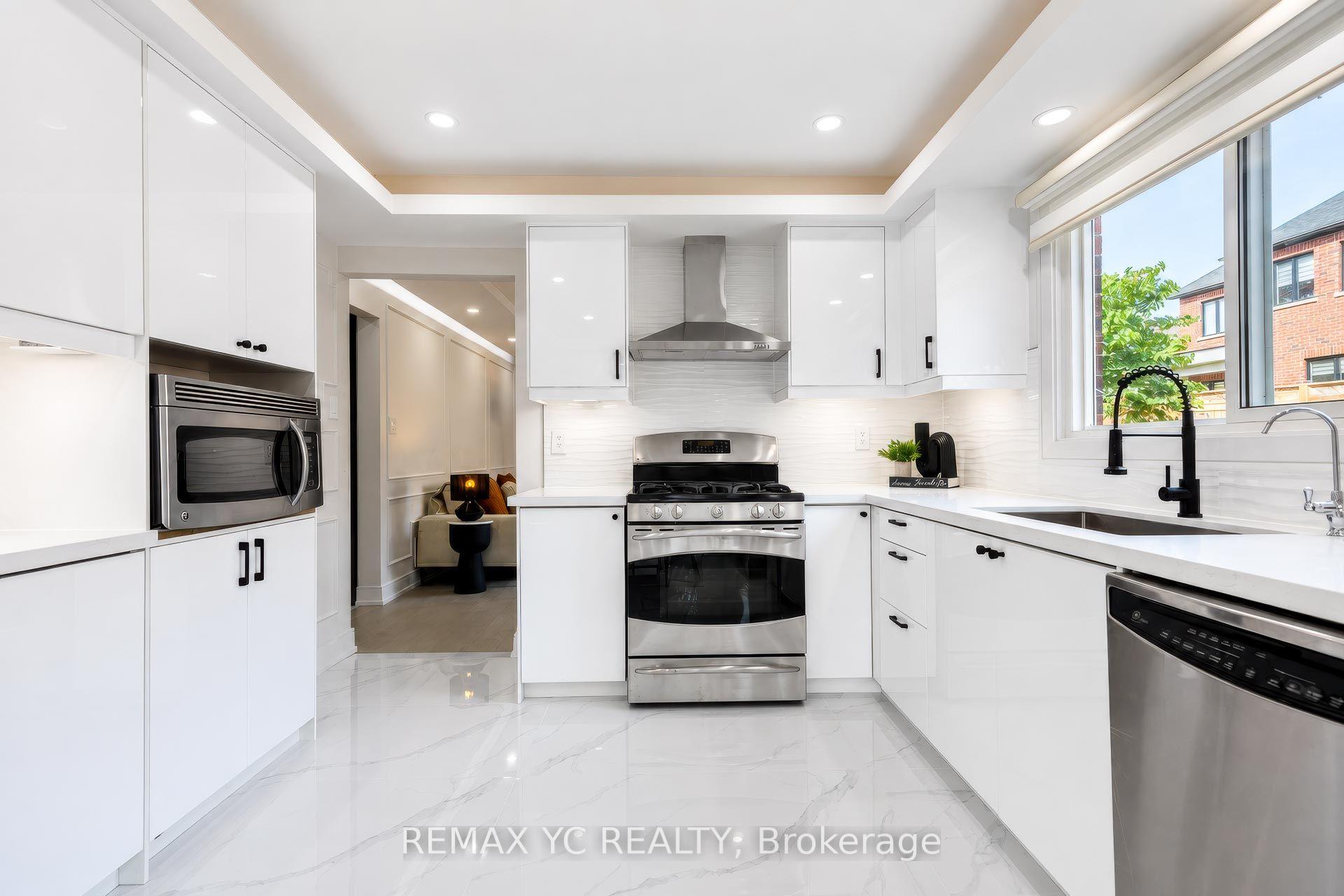 Photo 14 of 4 Simmons Crescent, Aurora, Aurora Highlands — HOMEH
