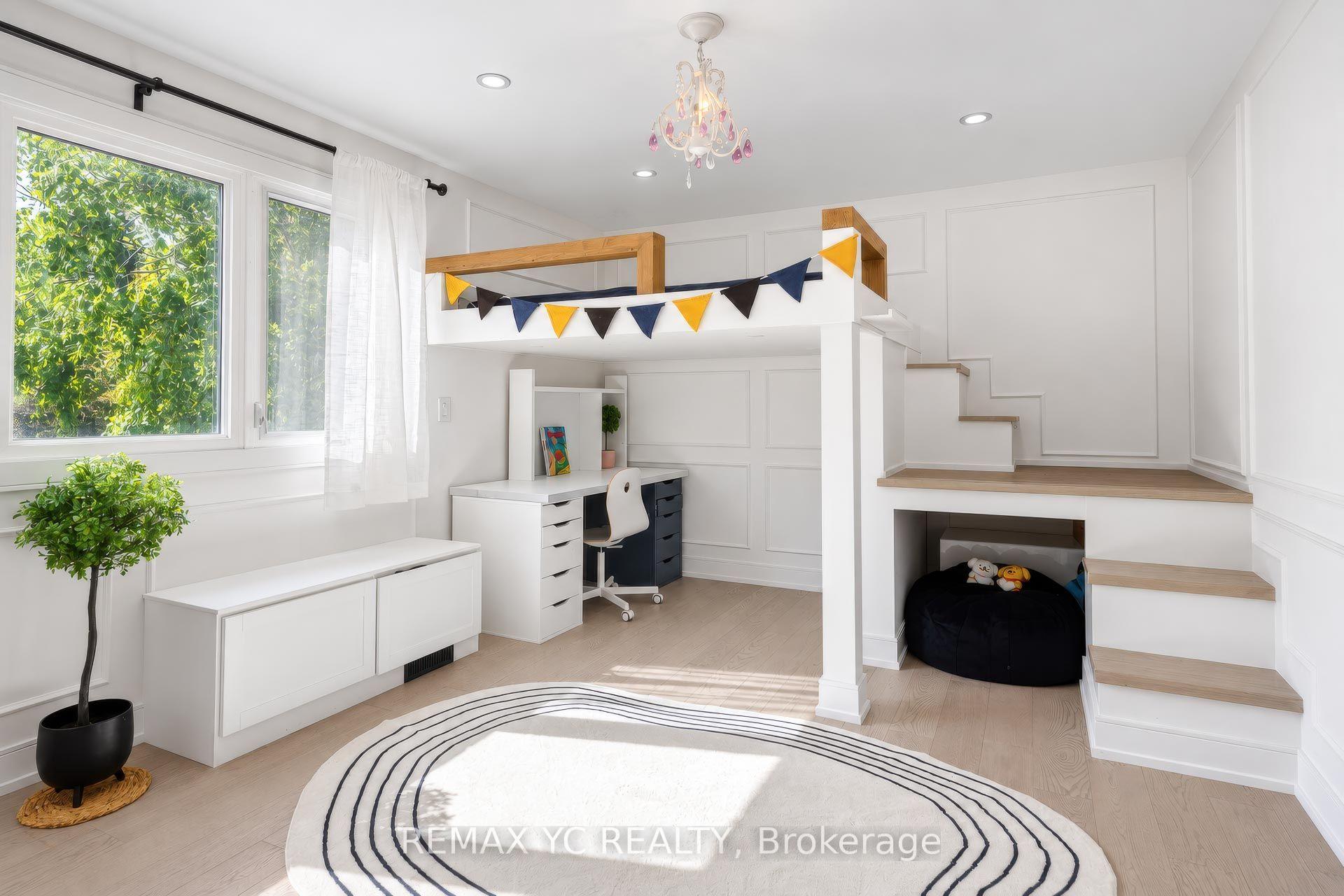 Photo 24 of 4 Simmons Crescent, Aurora, Aurora Highlands — HOMEH