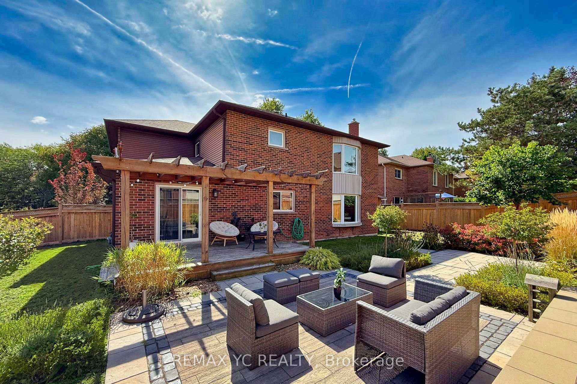 Photo 33 of 4 Simmons Crescent, Aurora, Aurora Highlands — HOMEH