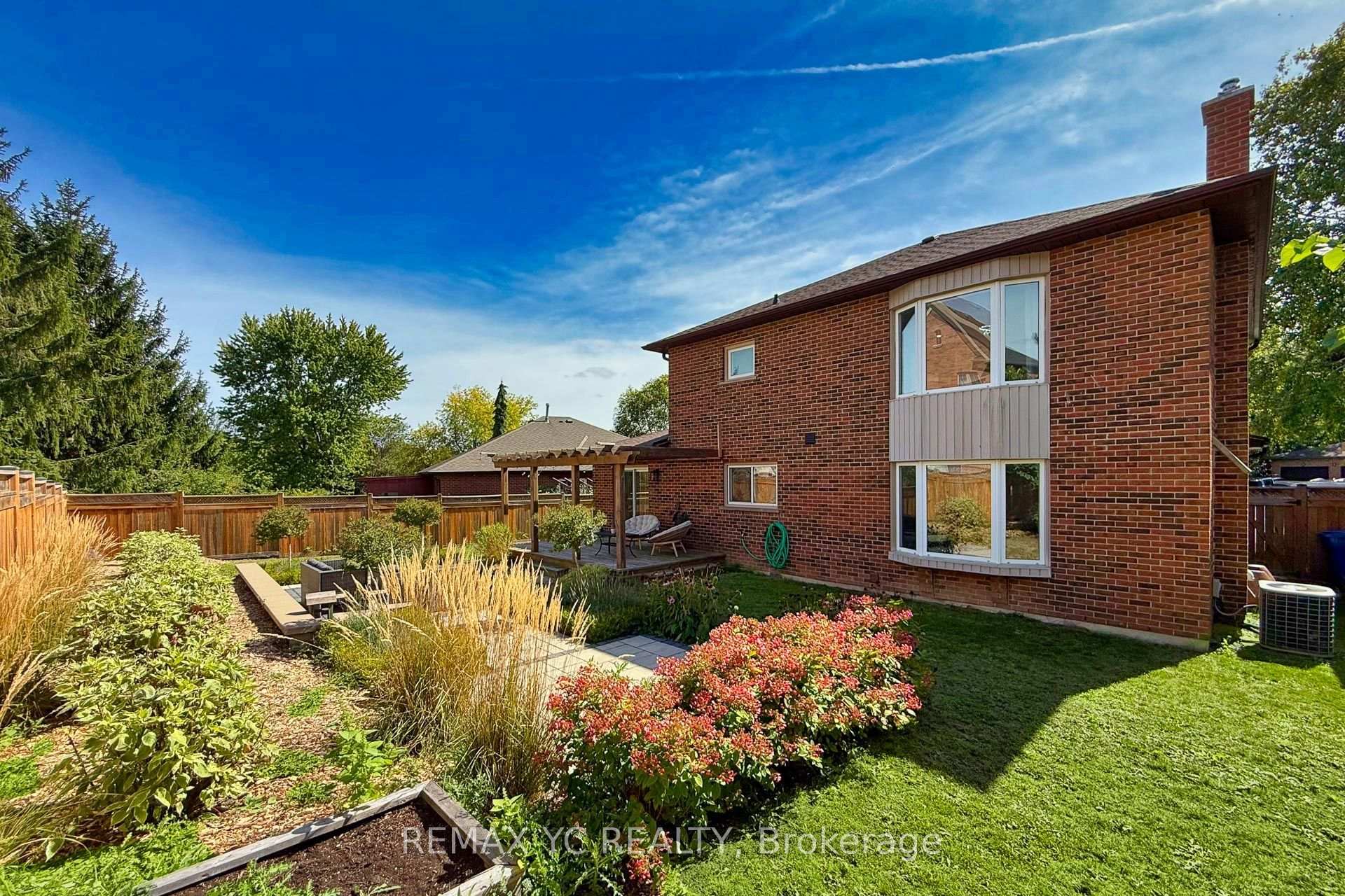 Photo 37 of 4 Simmons Crescent, Aurora, Aurora Highlands — HOMEH