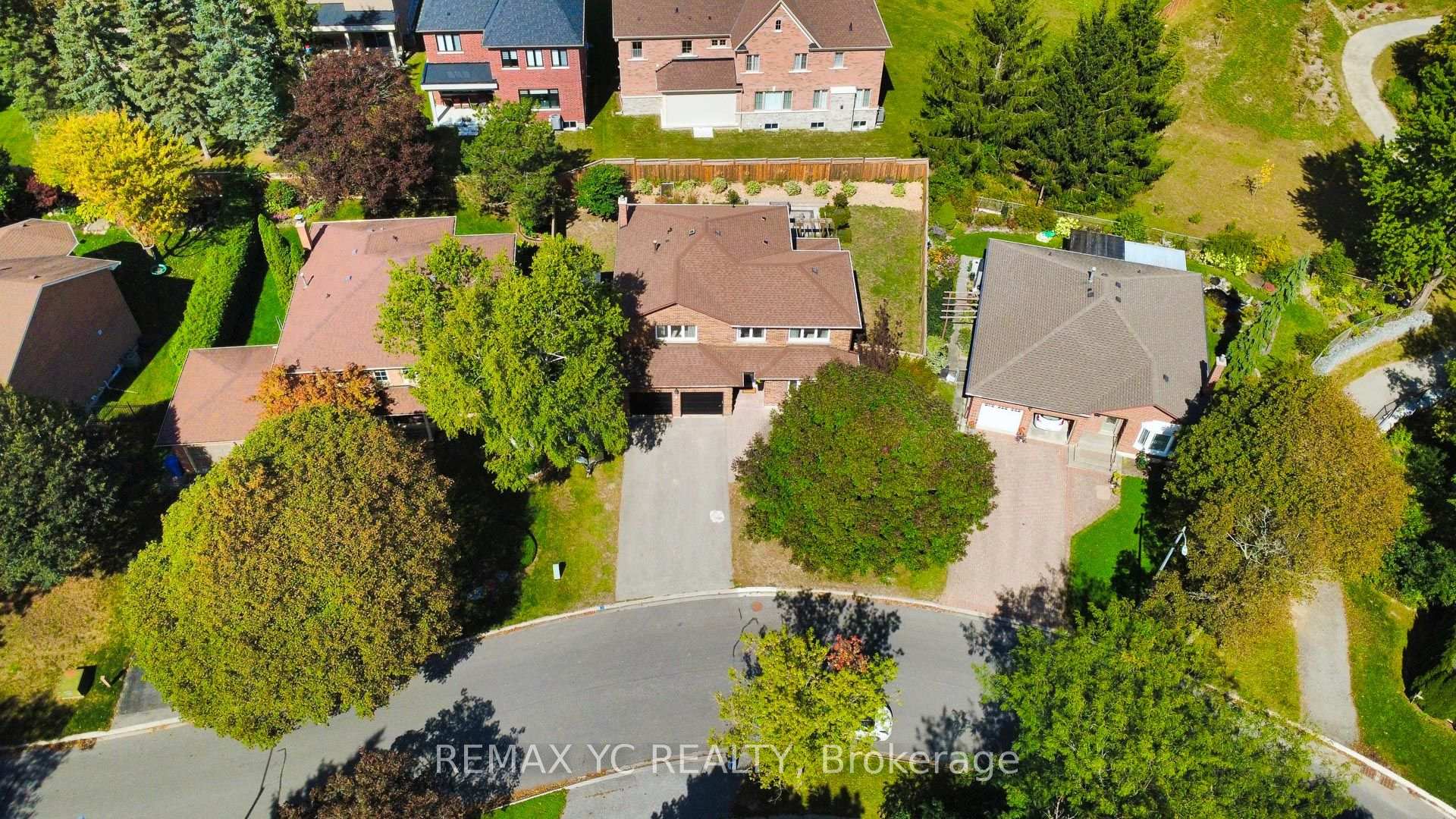 Photo 39 of 4 Simmons Crescent, Aurora, Aurora Highlands — HOMEH