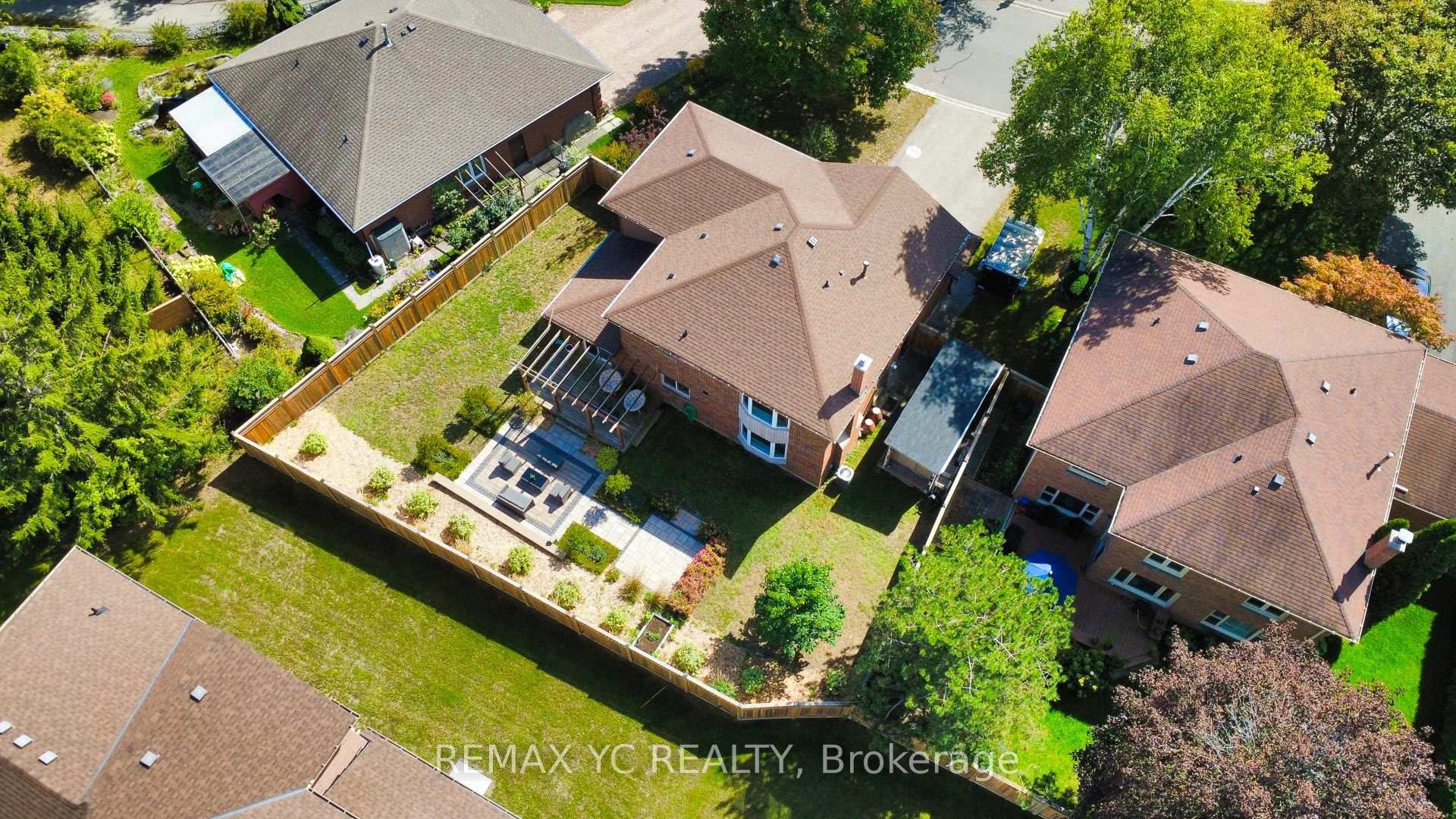 Photo 43 of 4 Simmons Crescent, Aurora, Aurora Highlands — HOMEH