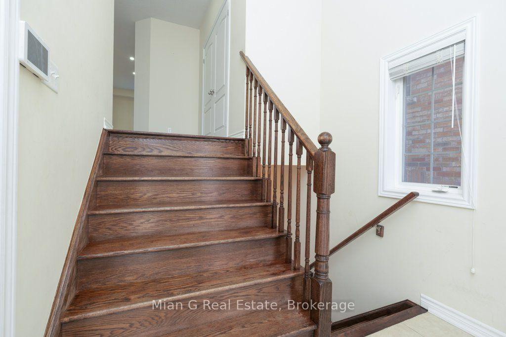 Photo 3 of 519 Miller Way E, Milton, Clarke — HOMEH