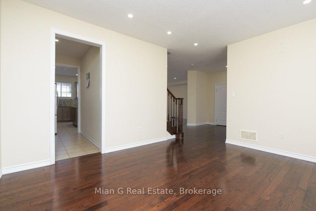 Photo 5 of 519 Miller Way E, Milton, Clarke — HOMEH