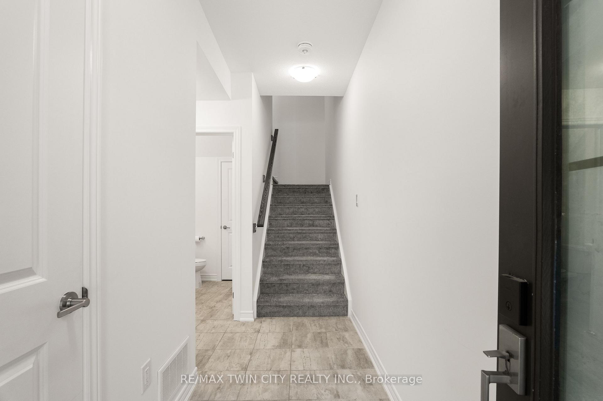 Photo 6 of Unit 129, 10 Birmingham Drive, Cambridge, Hagey — HOMEH