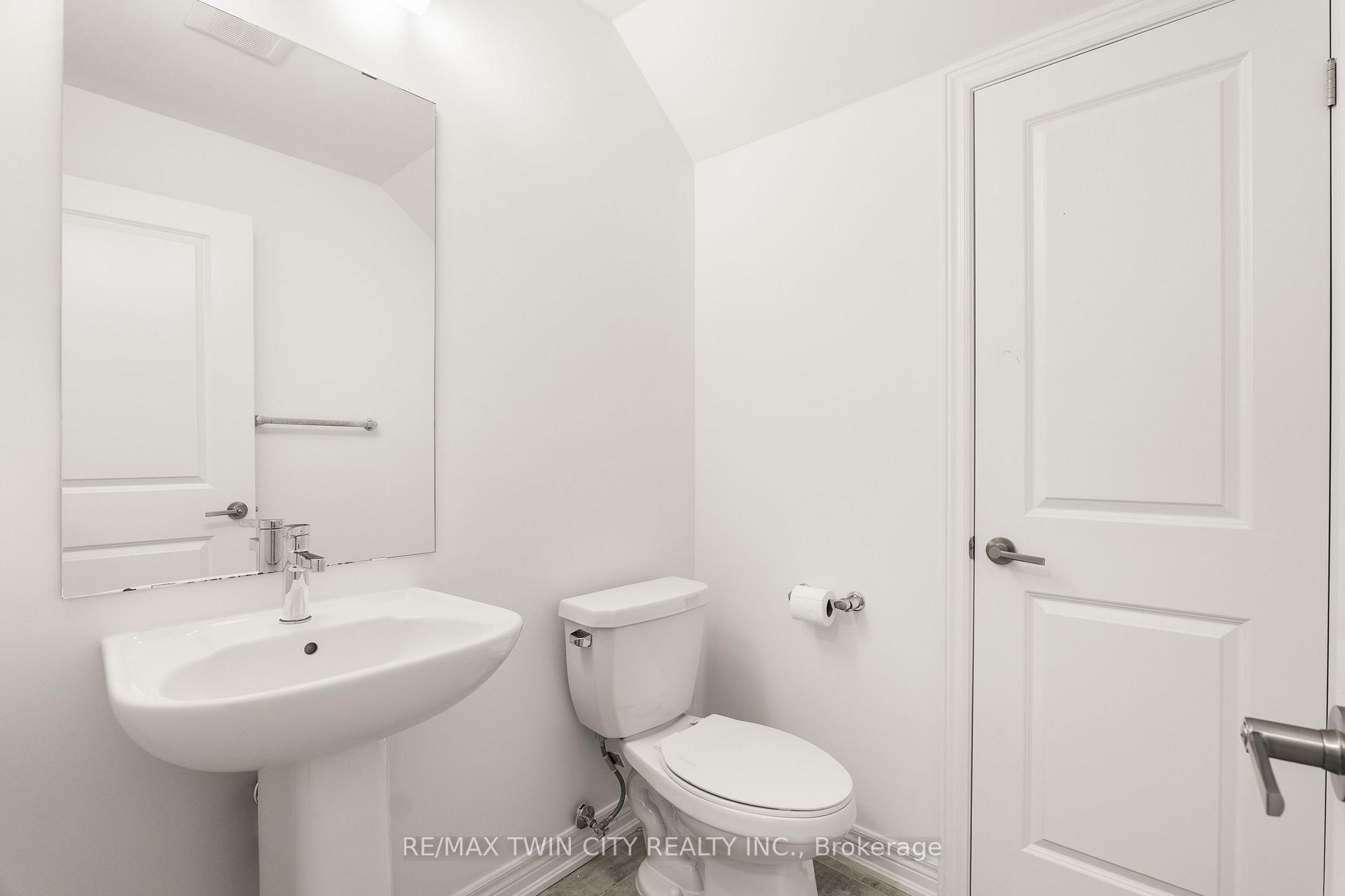 Photo 7 of Unit 129, 10 Birmingham Drive, Cambridge, Hagey — HOMEH