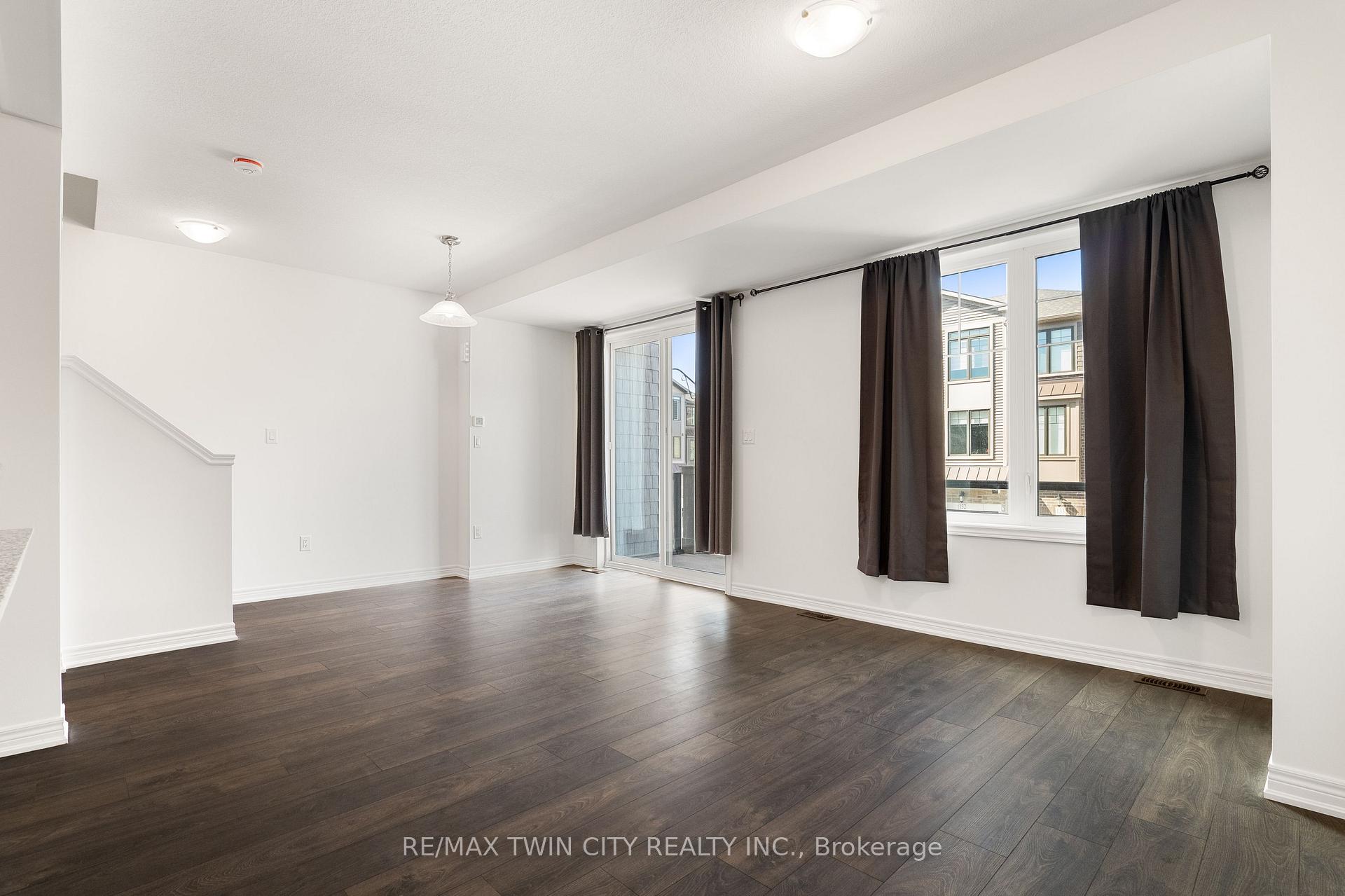 Photo 10 of Unit 129, 10 Birmingham Drive, Cambridge, Hagey — HOMEH