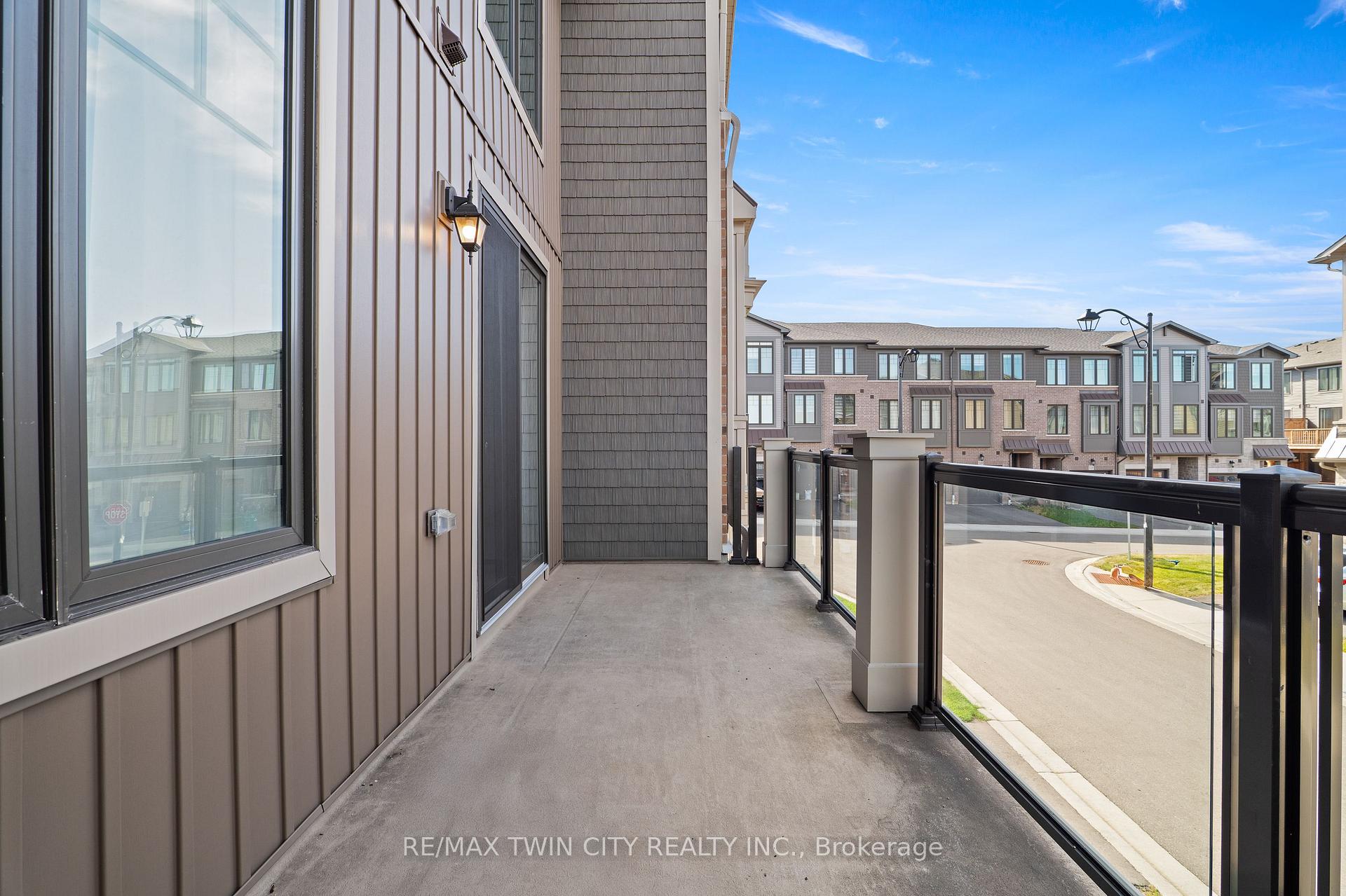 Photo 15 of Unit 129, 10 Birmingham Drive, Cambridge, Hagey — HOMEH