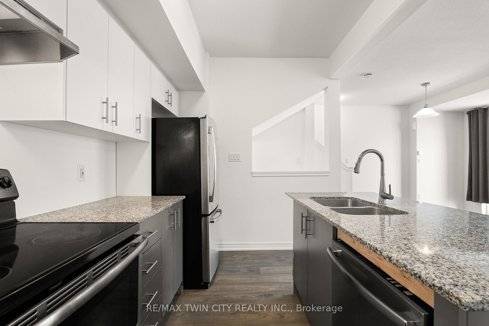 Photo 19 of Unit 129, 10 Birmingham Drive, Cambridge, Hagey — HOMEH
