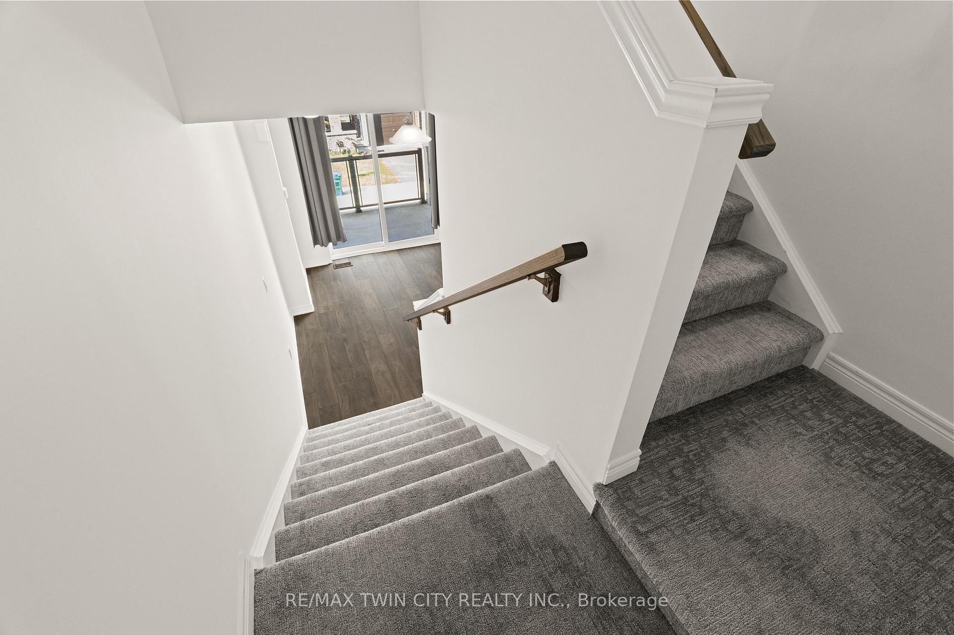 Photo 23 of Unit 129, 10 Birmingham Drive, Cambridge, Hagey — HOMEH