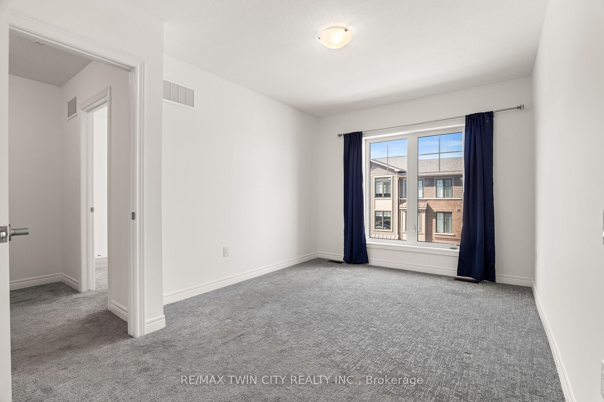 Photo 26 of Unit 129, 10 Birmingham Drive, Cambridge, Hagey — HOMEH