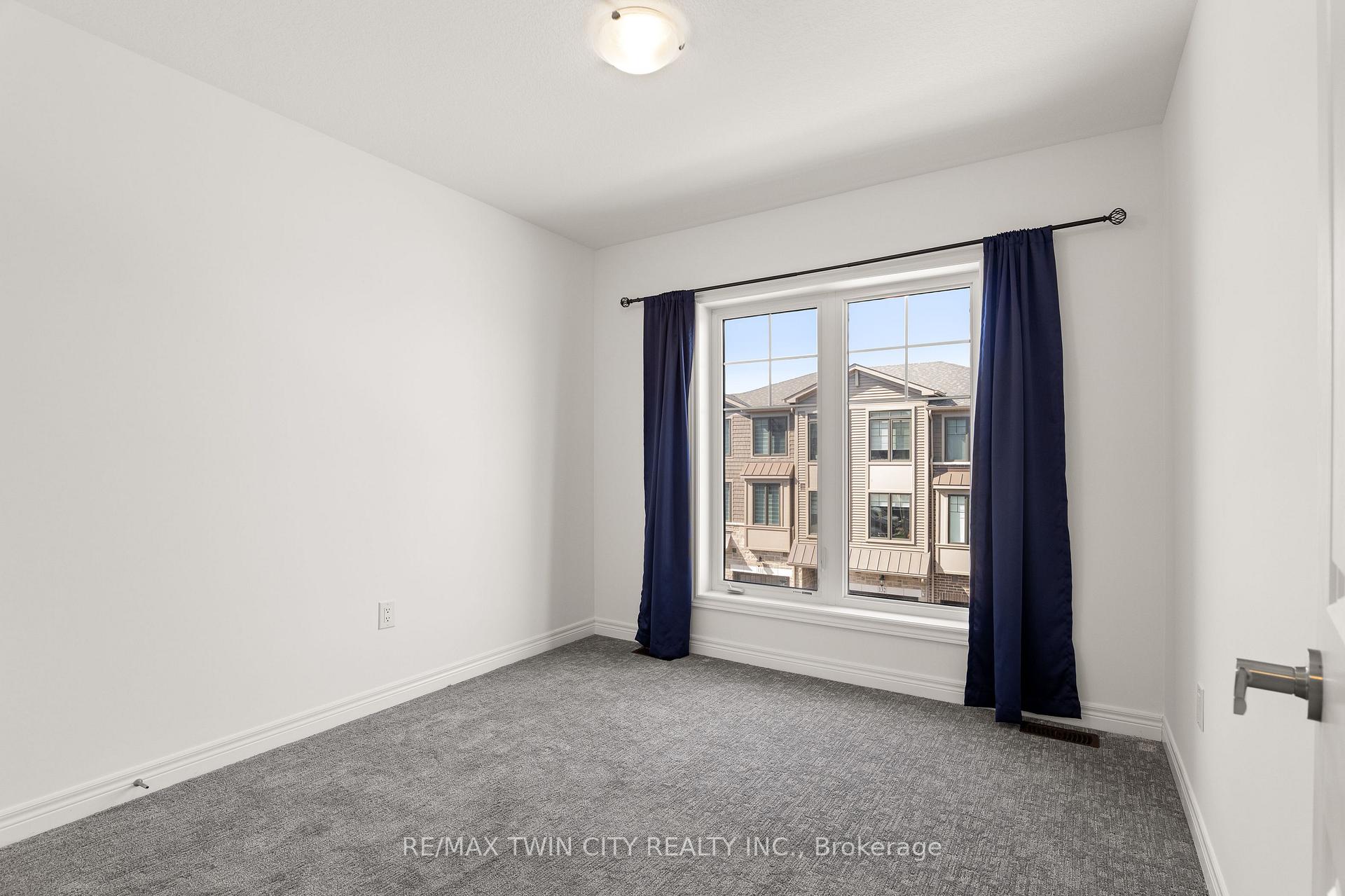 Photo 30 of Unit 129, 10 Birmingham Drive, Cambridge, Hagey — HOMEH