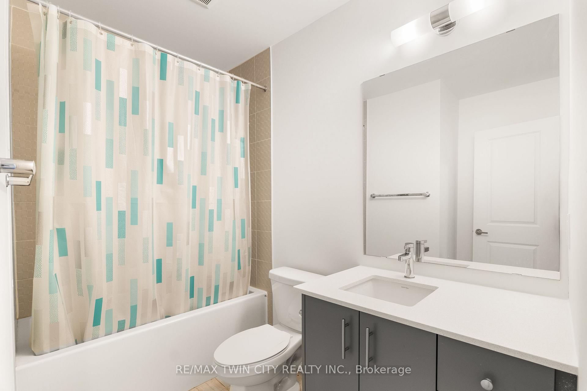 Photo 33 of Unit 129, 10 Birmingham Drive, Cambridge, Hagey — HOMEH
