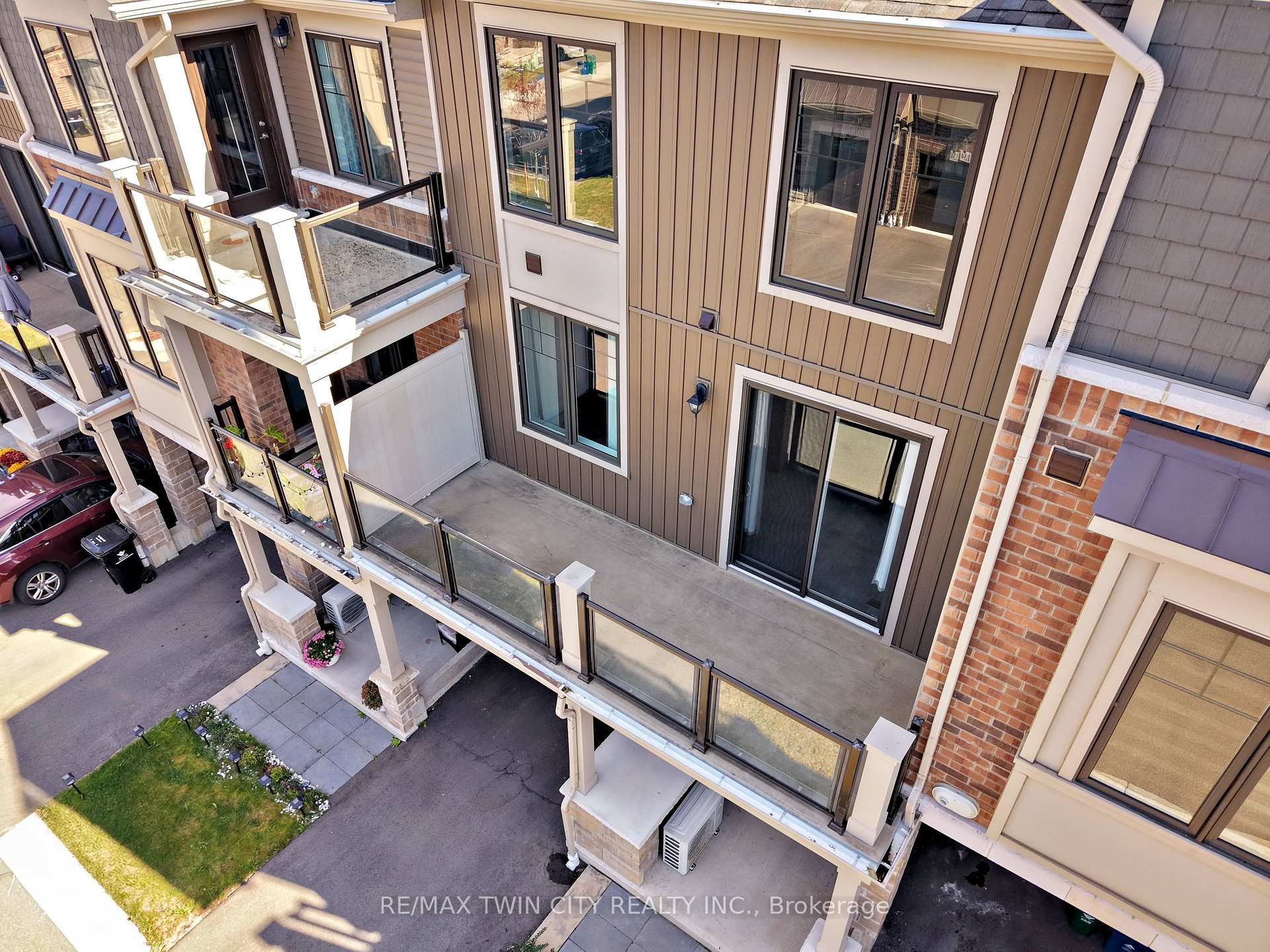 Photo 34 of Unit 129, 10 Birmingham Drive, Cambridge, Hagey — HOMEH