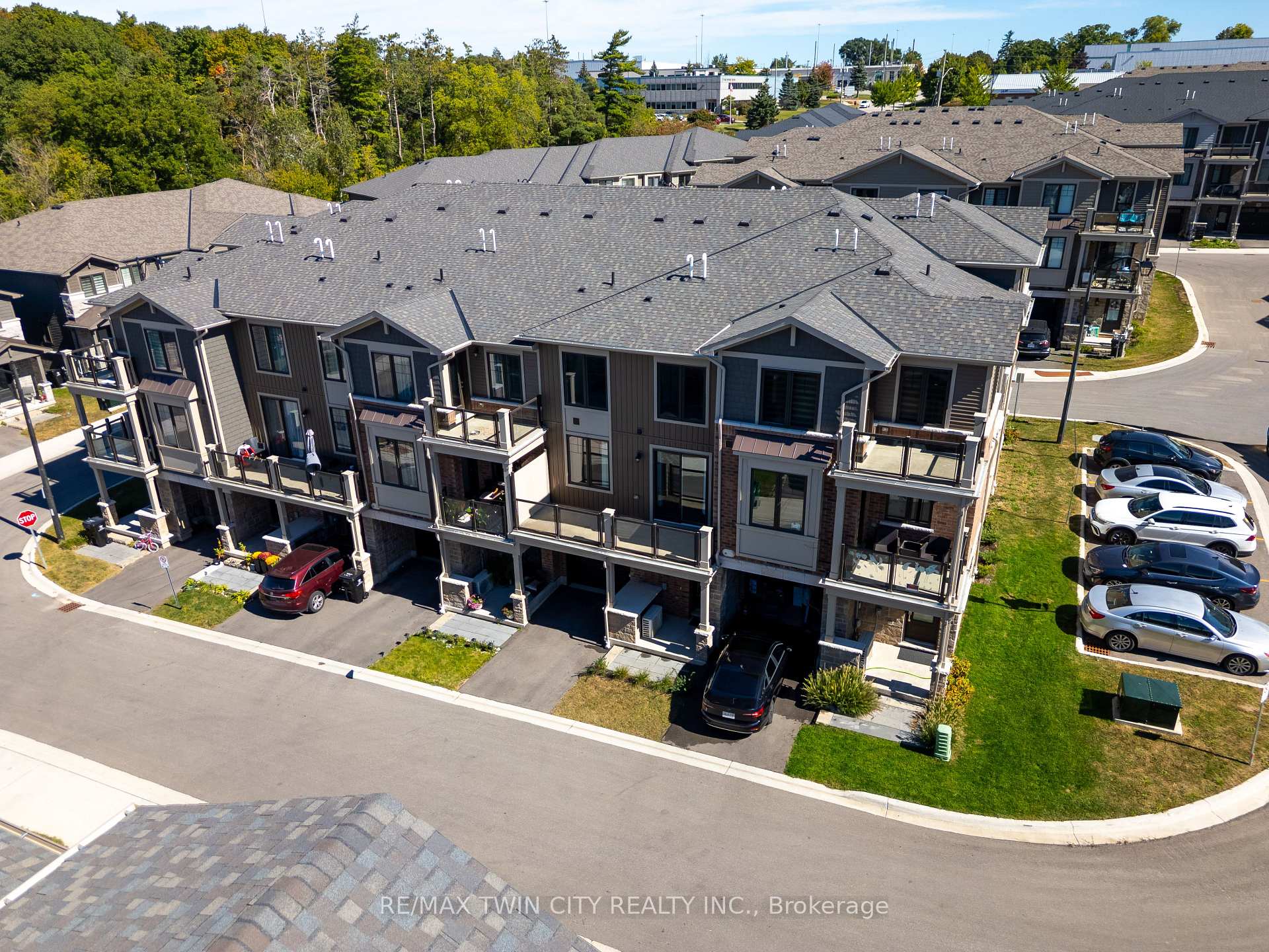 Photo 39 of Unit 129, 10 Birmingham Drive, Cambridge, Hagey — HOMEH