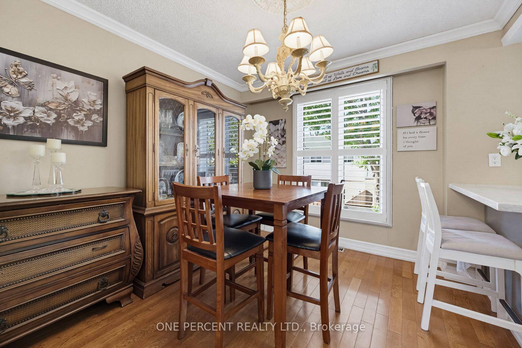 Photo 12 of 51 Courtleigh Square, Brampton, Heart Lake East — HOMEH