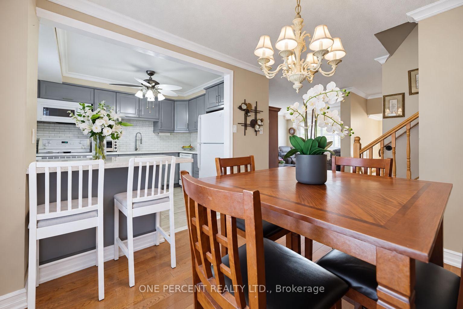 Photo 13 of 51 Courtleigh Square, Brampton, Heart Lake East — HOMEH