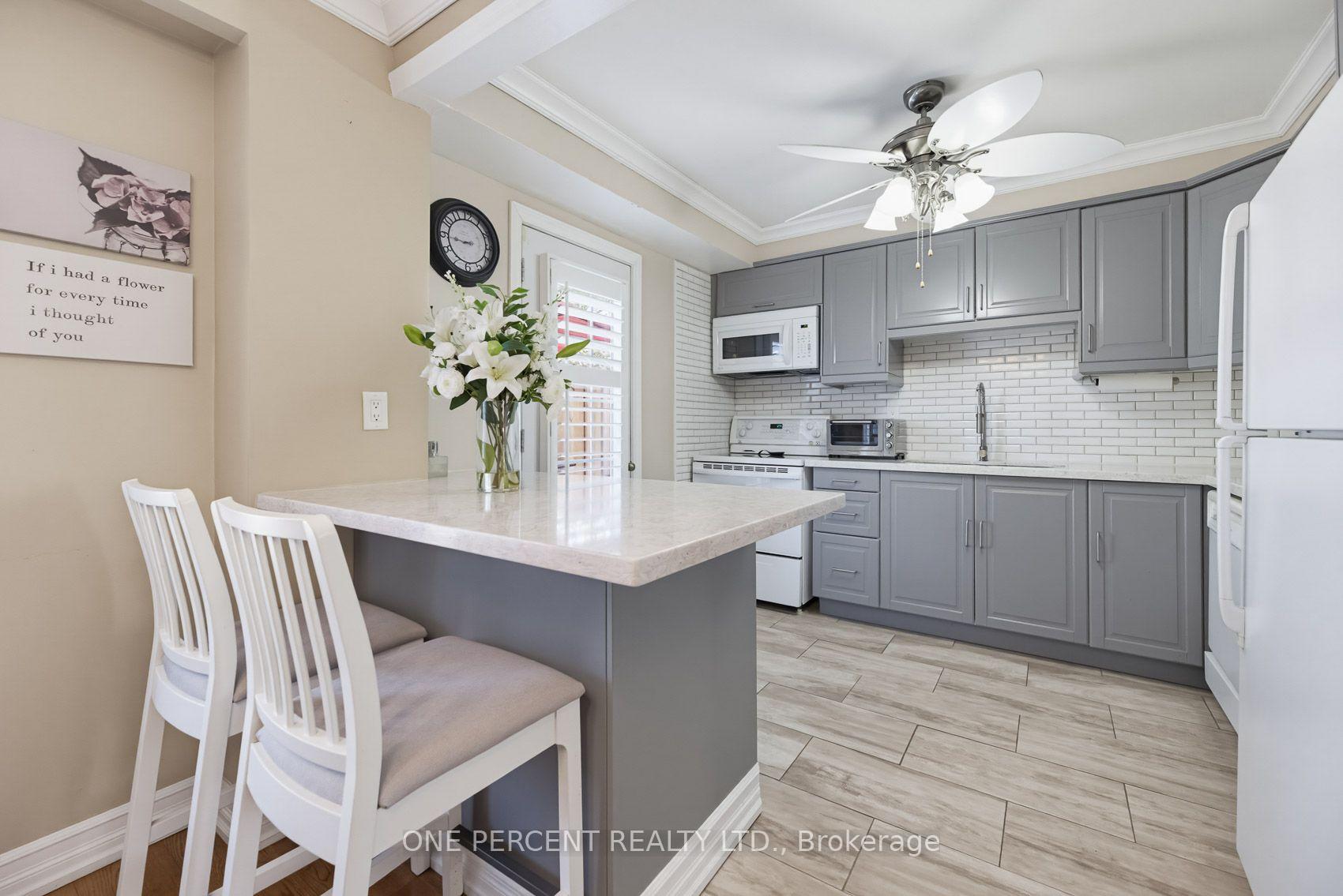 Photo 14 of 51 Courtleigh Square, Brampton, Heart Lake East — HOMEH