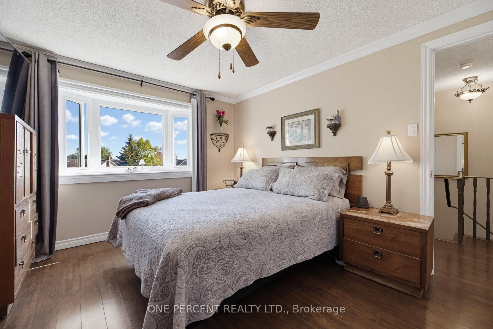 Photo 20 of 51 Courtleigh Square, Brampton, Heart Lake East — HOMEH
