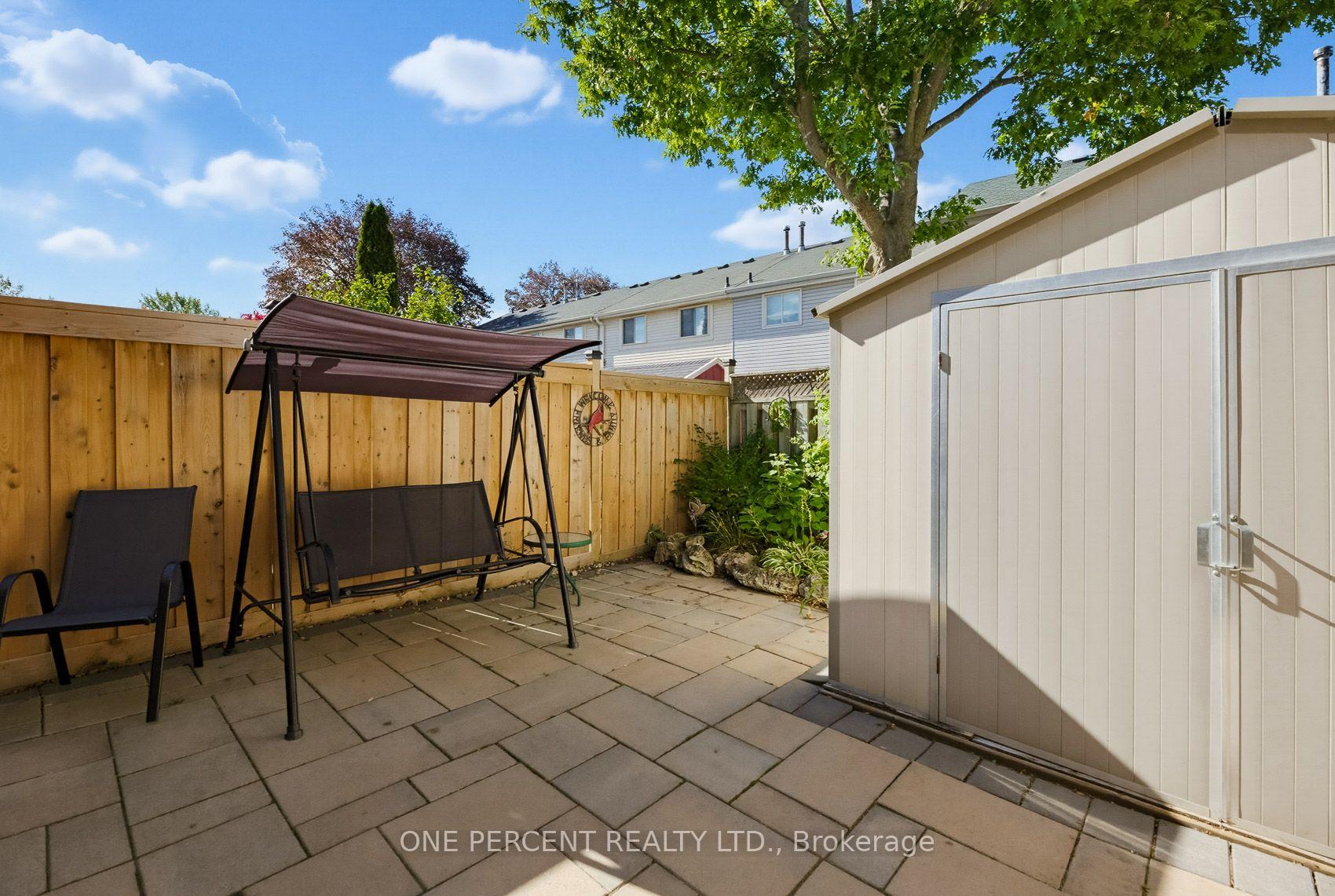 Photo 42 of 51 Courtleigh Square, Brampton, Heart Lake East — HOMEH