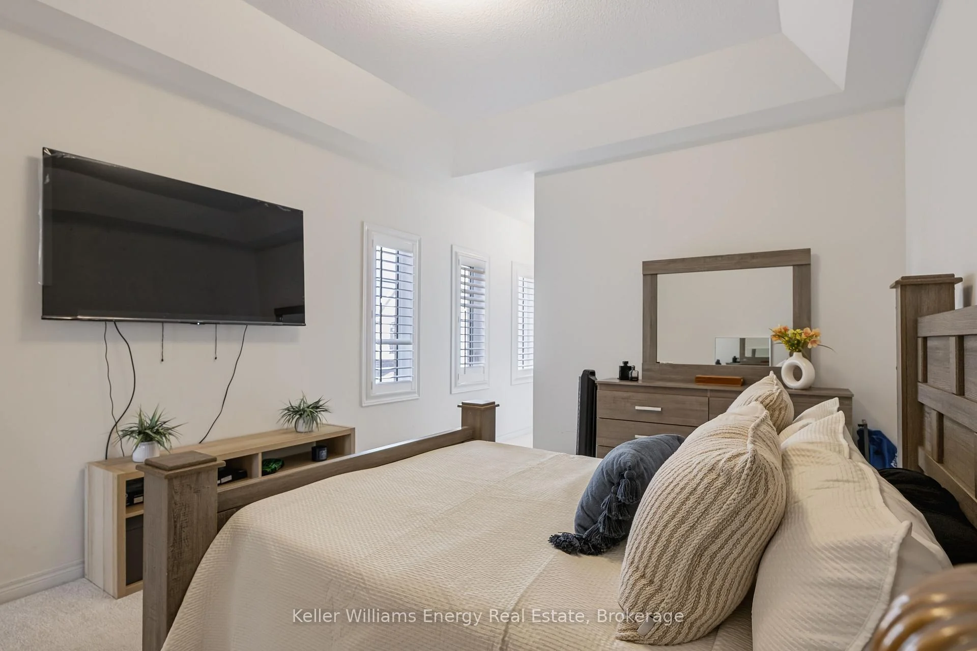 Photo 23 of 165 Coronation Road, Whitby, Rural Whitby — HOMEH