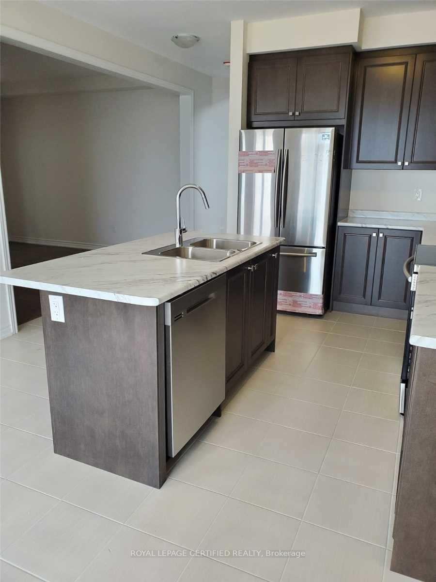 Photo 9 of 21 Munro Circle, Brantford, Empire South — HOMEH