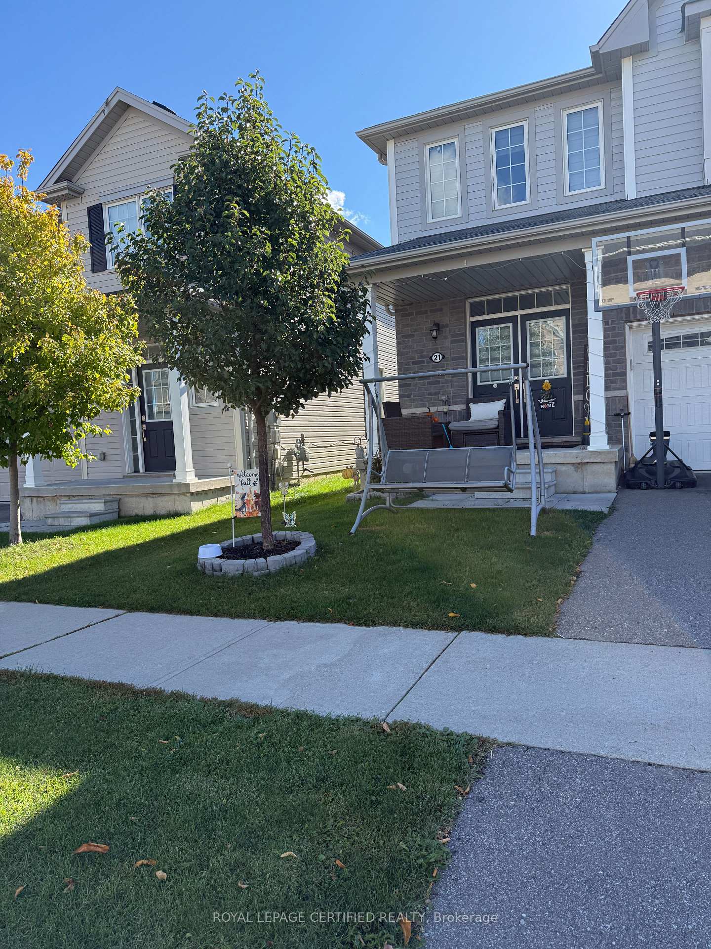 Photo 23 of 21 Munro Circle, Brantford, Empire South — HOMEH