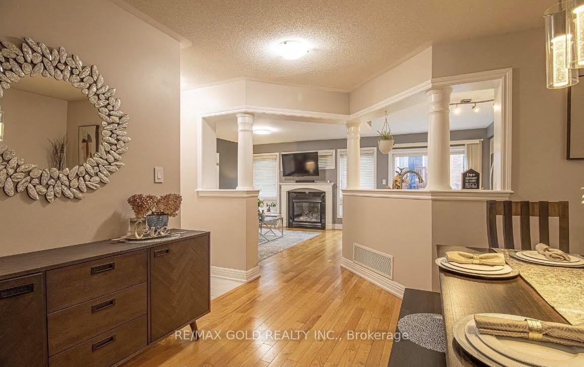 Photo 4 of 22 Roy Rainey Avenue, Markham, Wismer — HOMEH