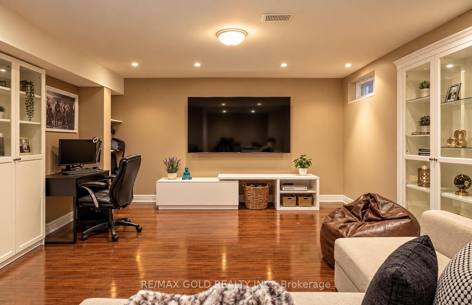 Photo 8 of 22 Roy Rainey Avenue, Markham, Wismer — HOMEH