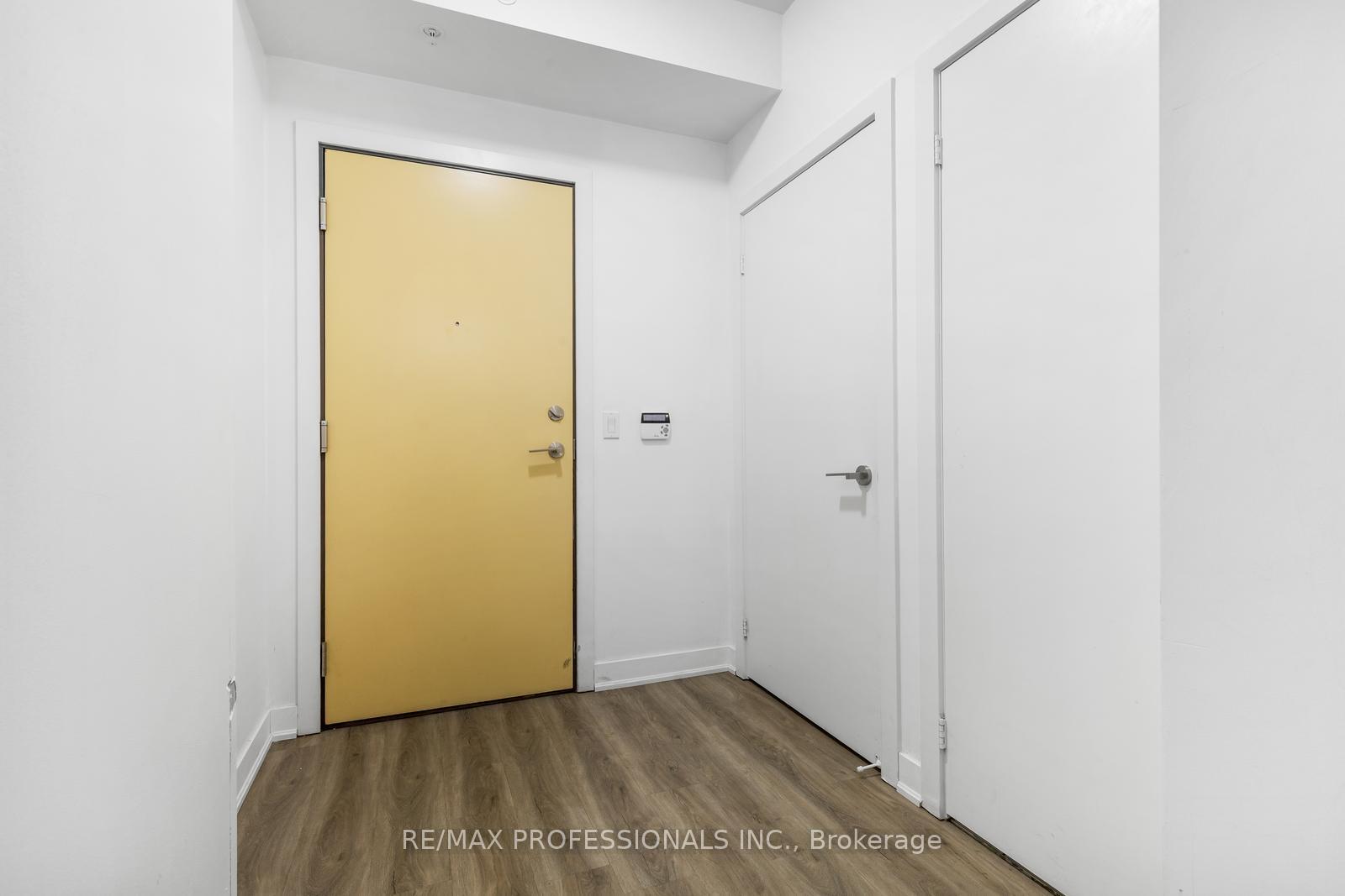 Photo 3 of Unit 325, 30 Nelson Street, Toronto, Waterfront Communities — HOMEH