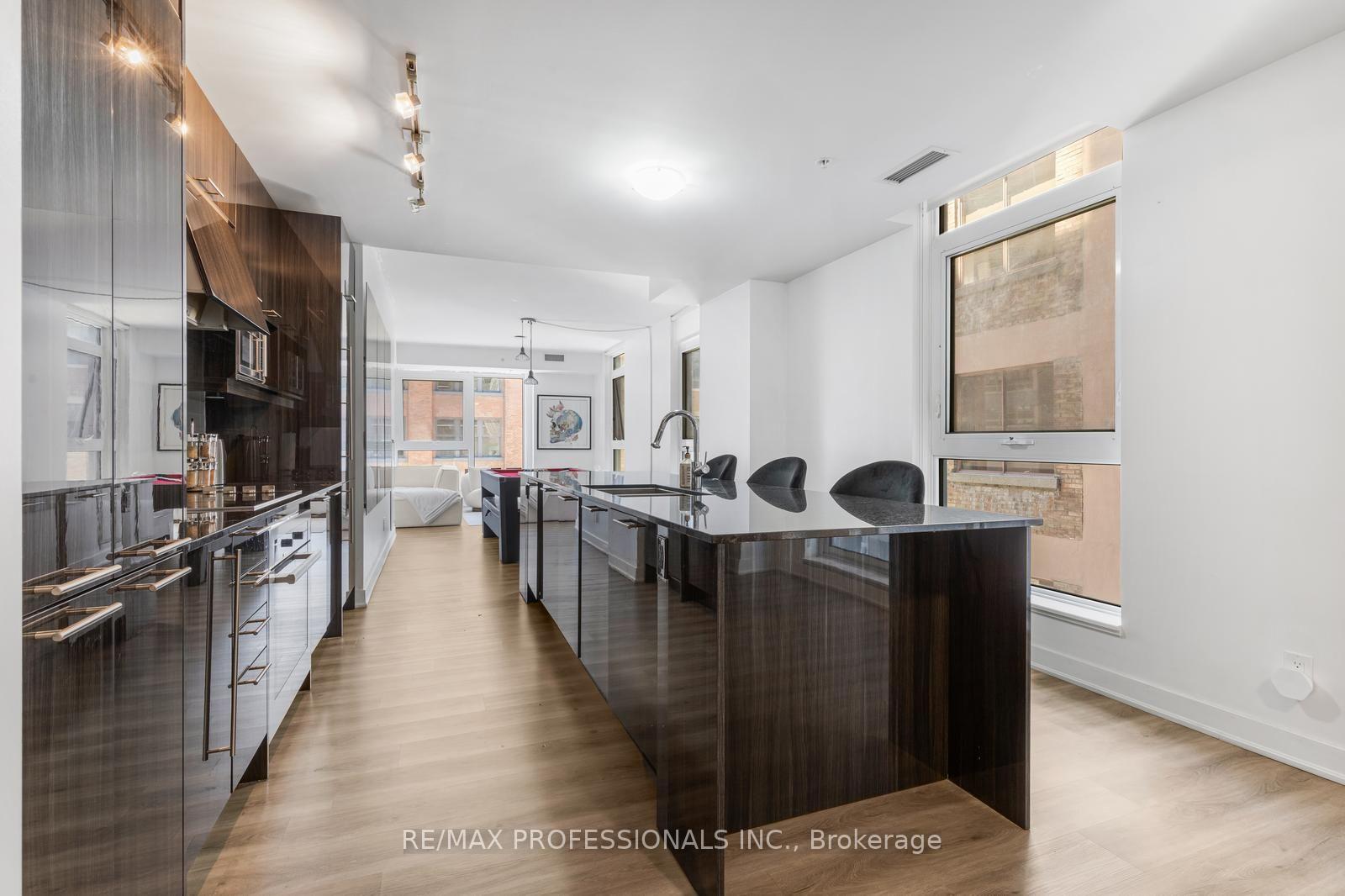 Photo 6 of Unit 325, 30 Nelson Street, Toronto, Waterfront Communities — HOMEH